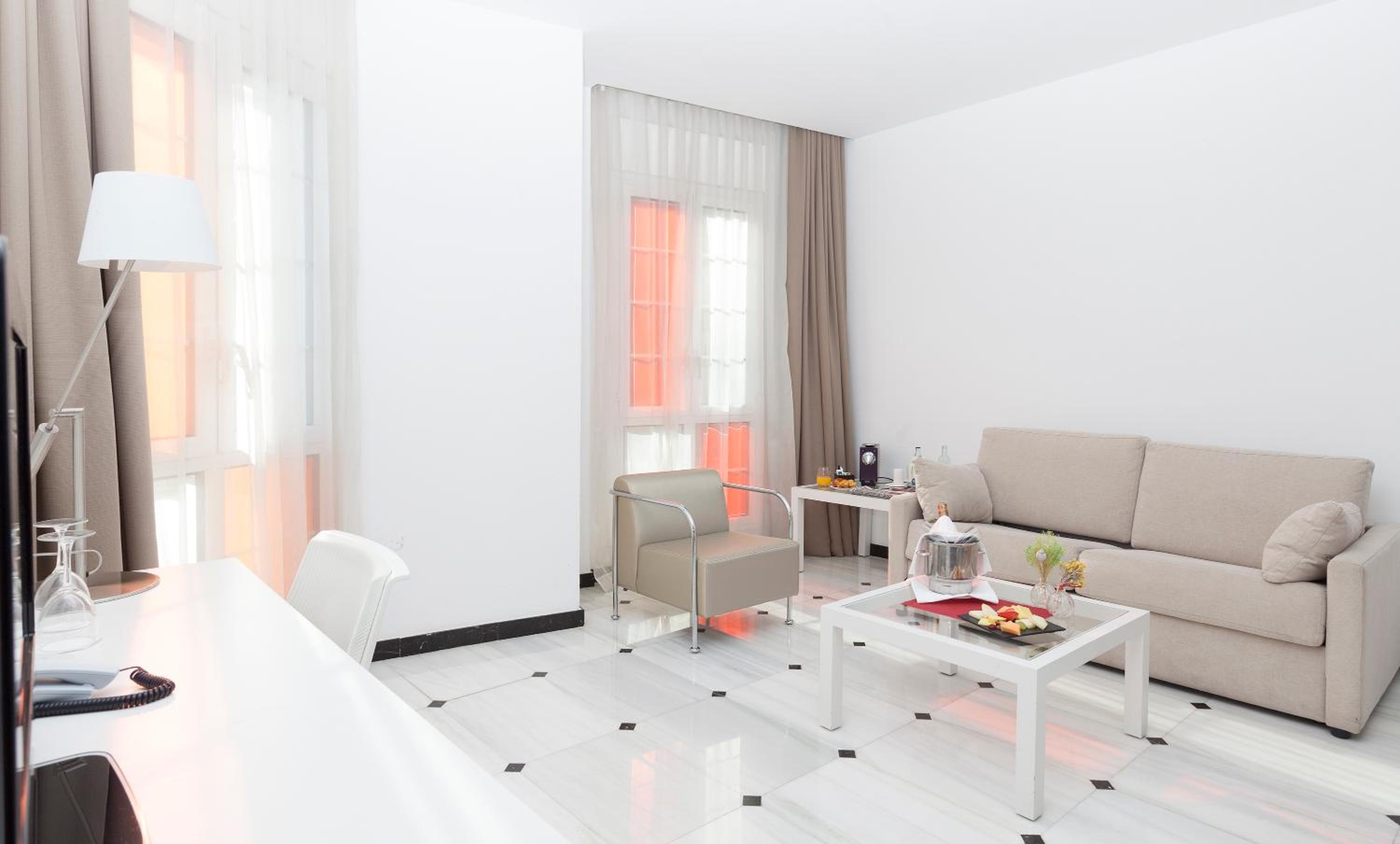 Junior Suite - Photo 11