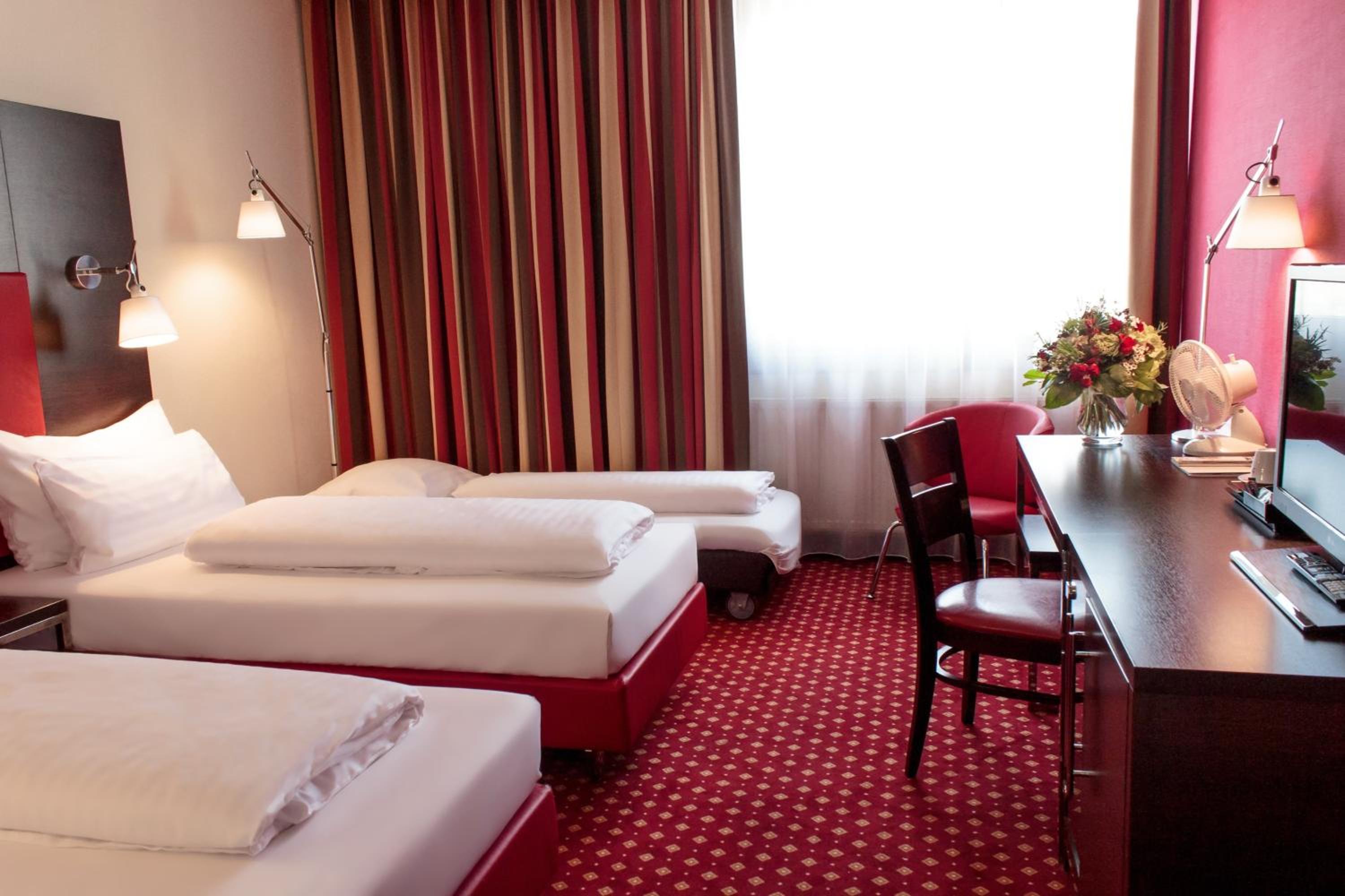 Triple Room - Photo 6