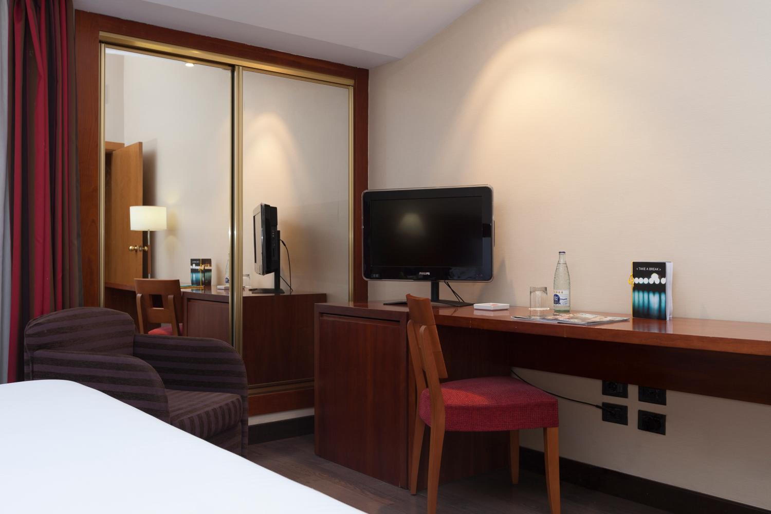 Standard Double Room - Photo 1