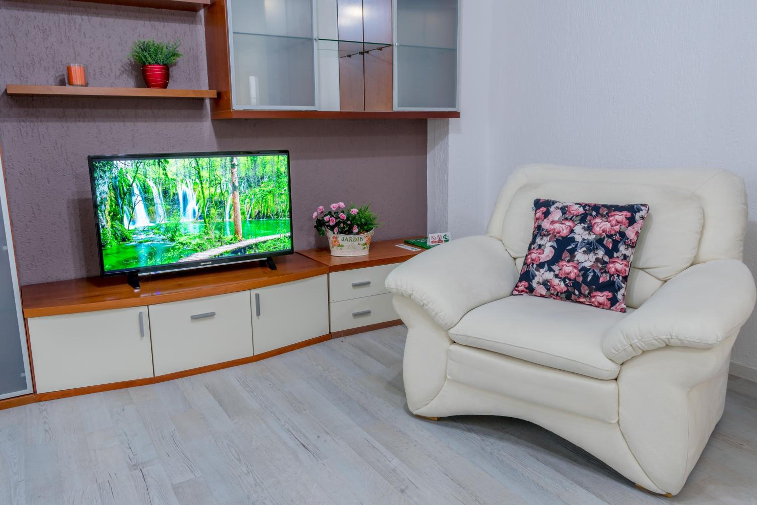 Three-Bedroom Apartment - Split Level - Photo 20