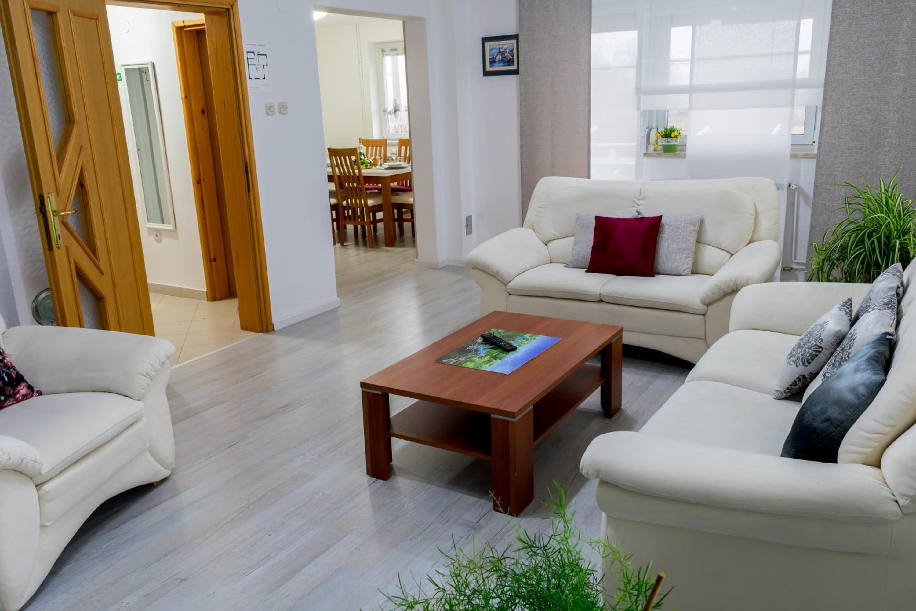Three-Bedroom Apartment - Split Level - Photo 4