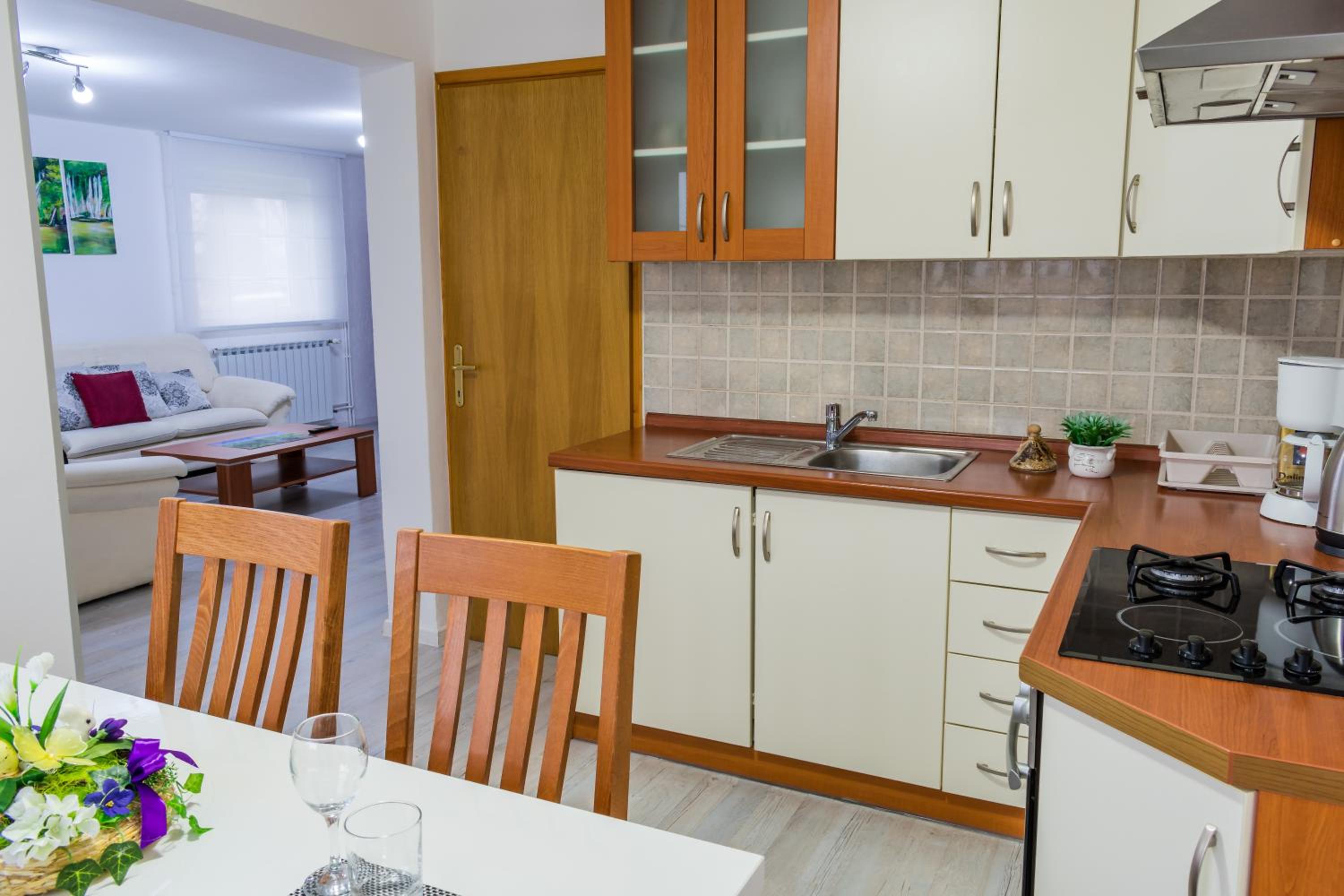 Three-Bedroom Apartment - Split Level - Photo 10