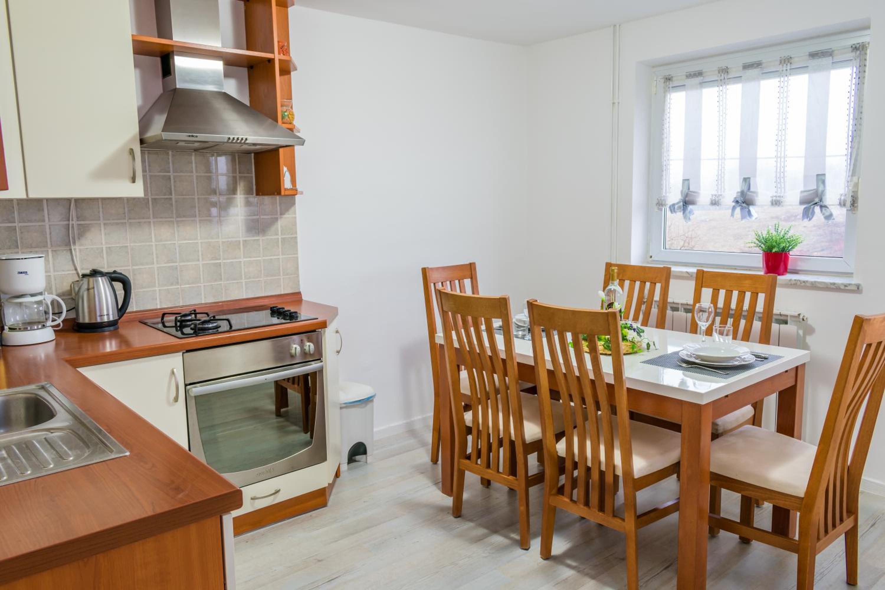 Three-Bedroom Apartment - Split Level - Photo 3