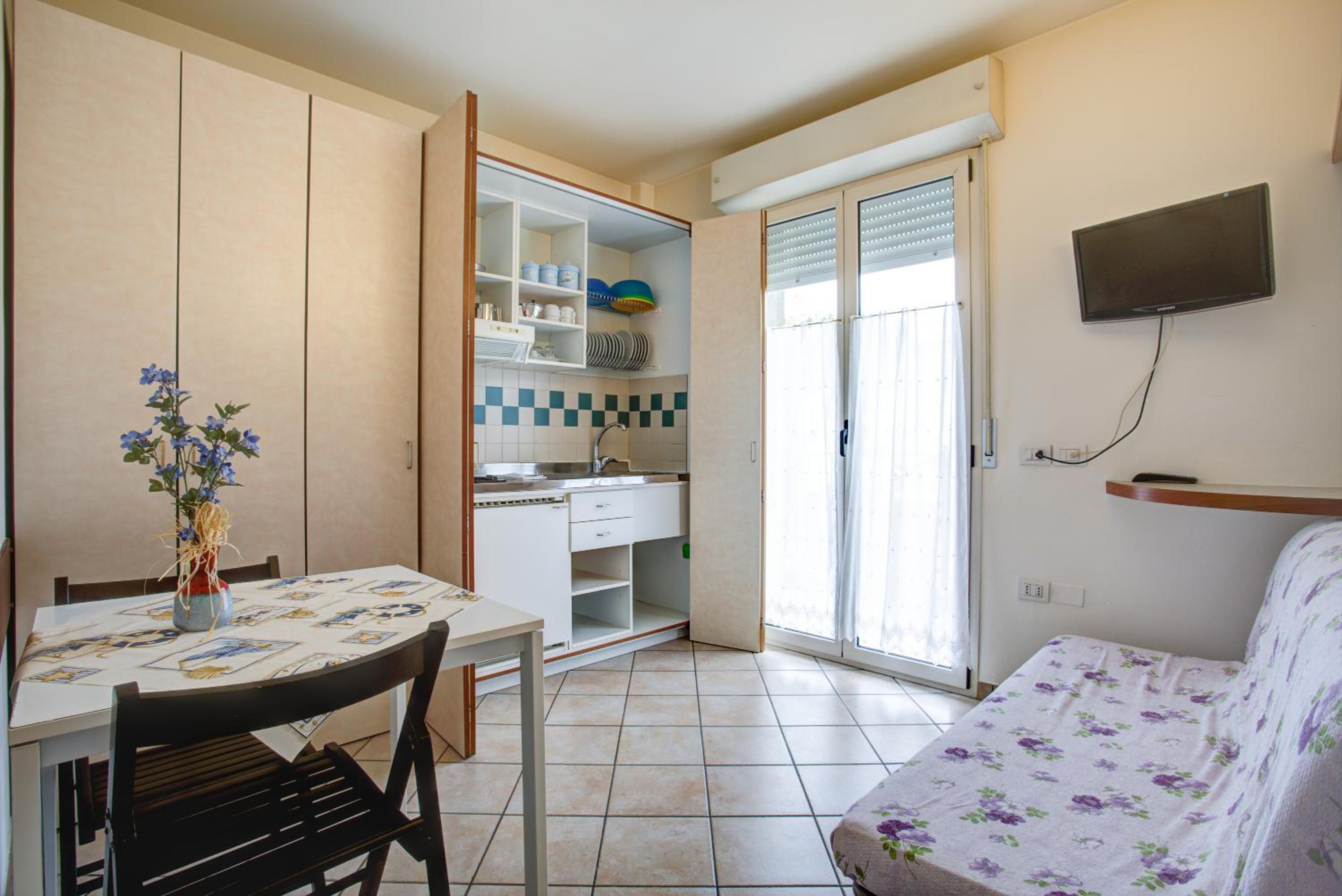 Apartment with Balcony photo 2
