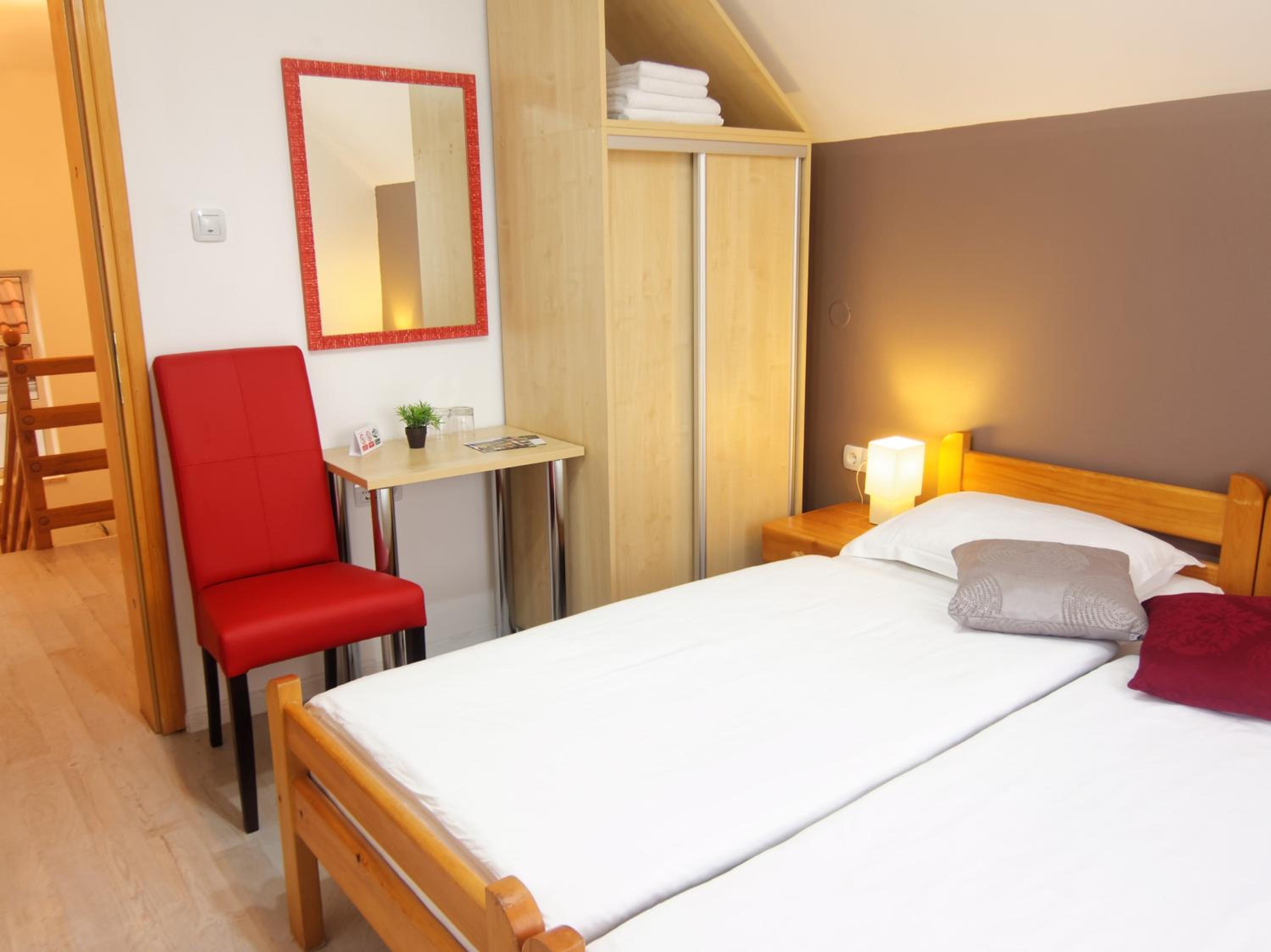 Three-Bedroom Apartment - Split Level - Photo 30