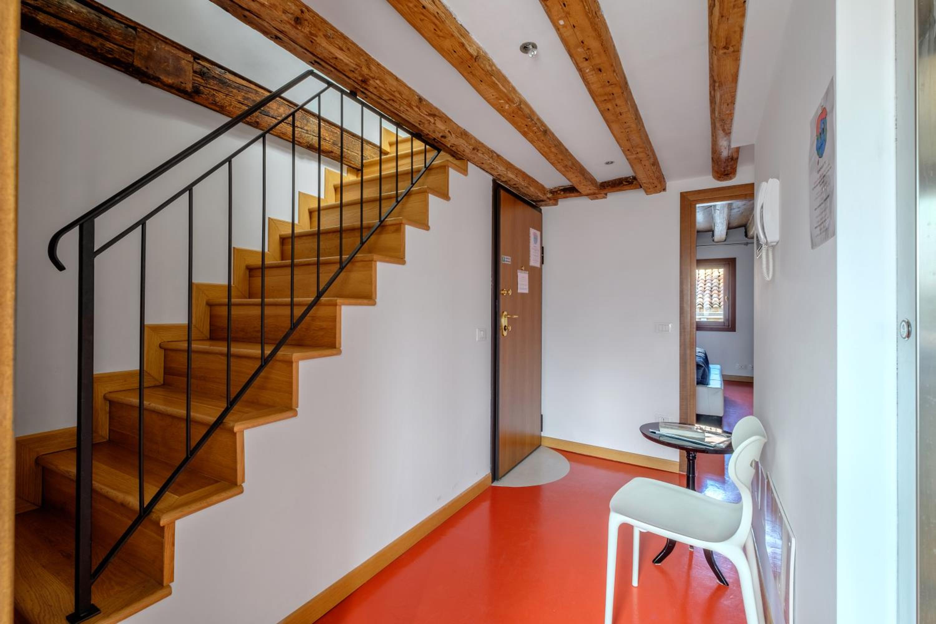 Two-Bedroom Apartment - Split Level photo 1