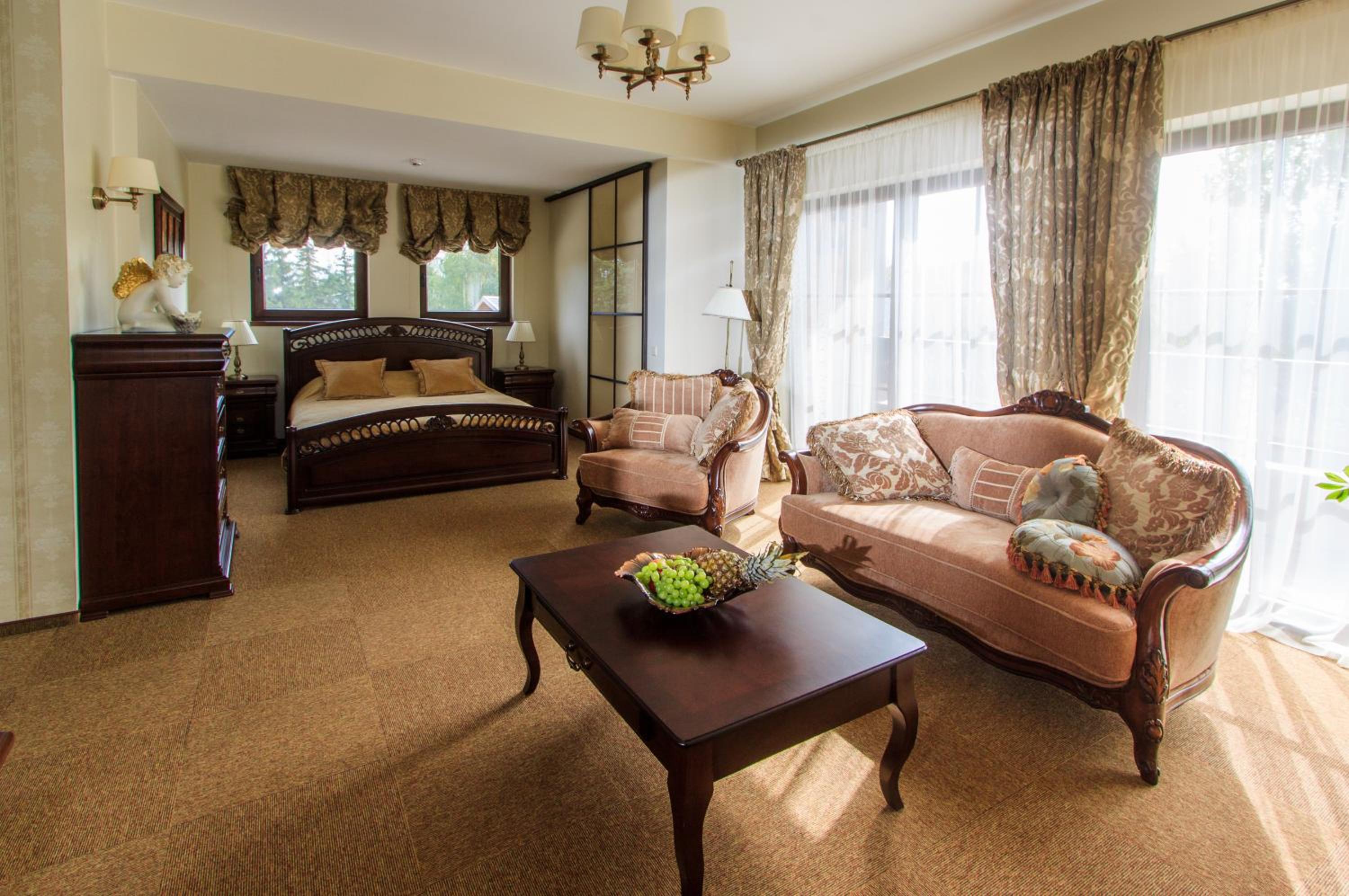Junior Suite with Balcony - Photo 3