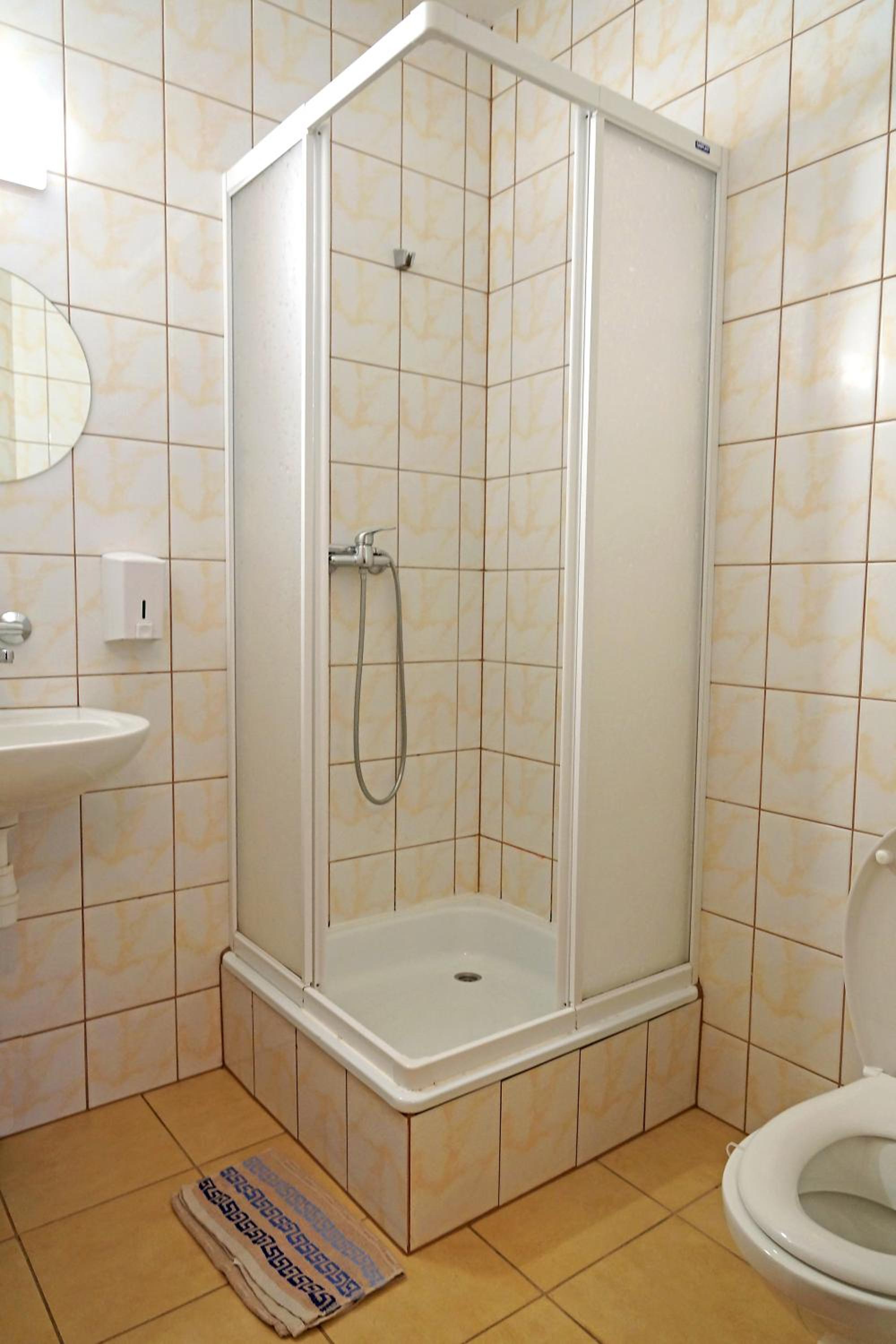 Double or Twin Room - Photo 3