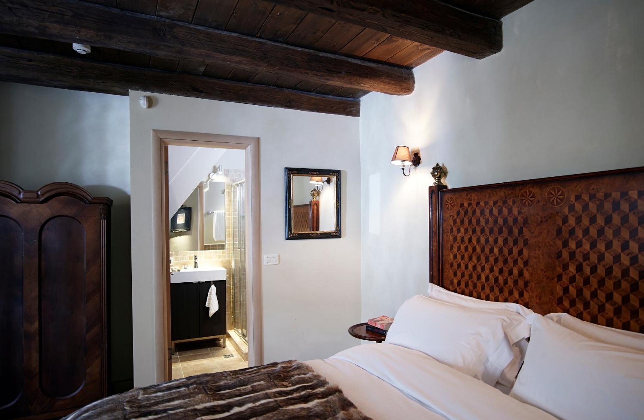 Deluxe Suite - Photo 1