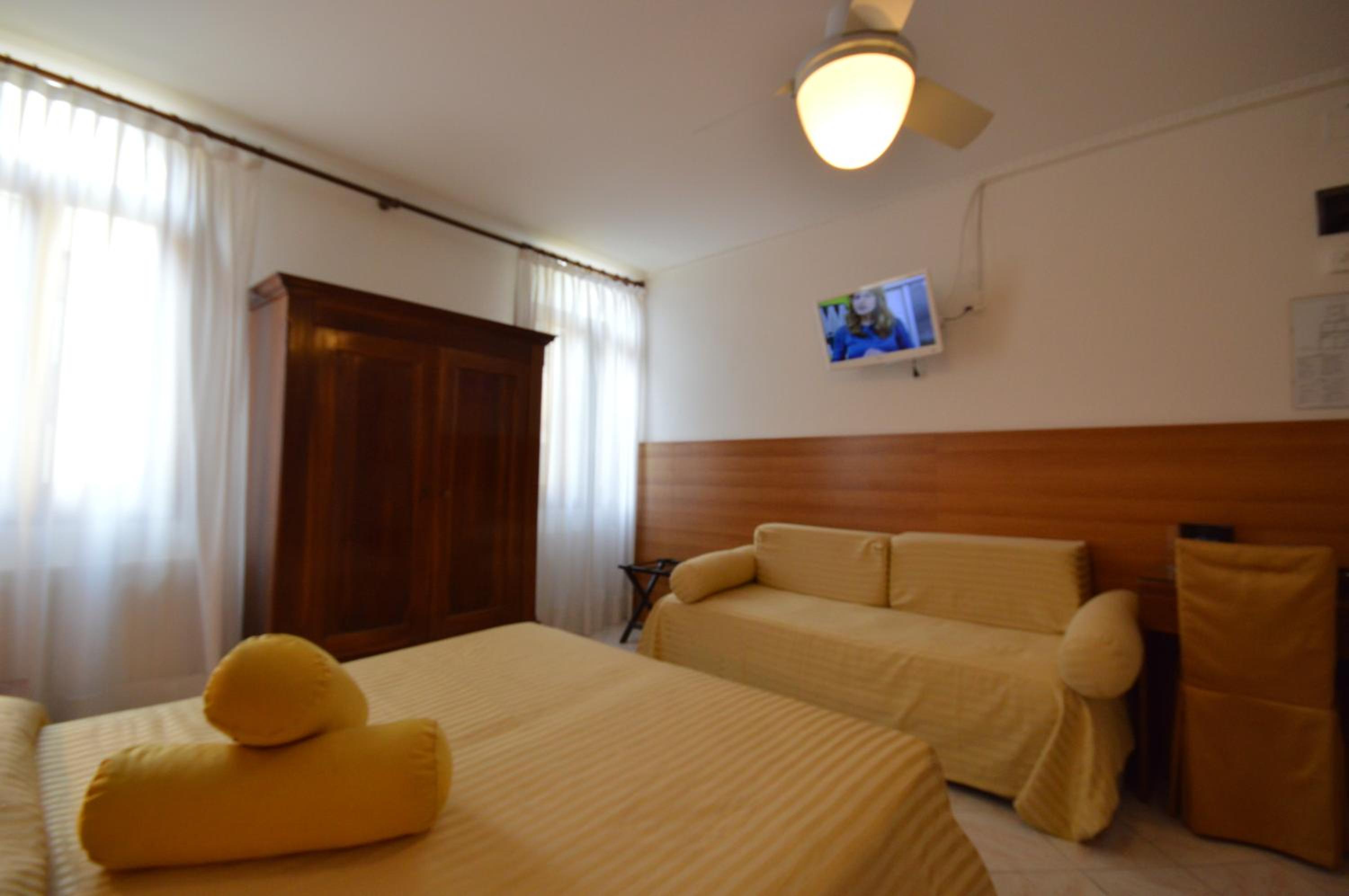 Quadruple Room photo 2