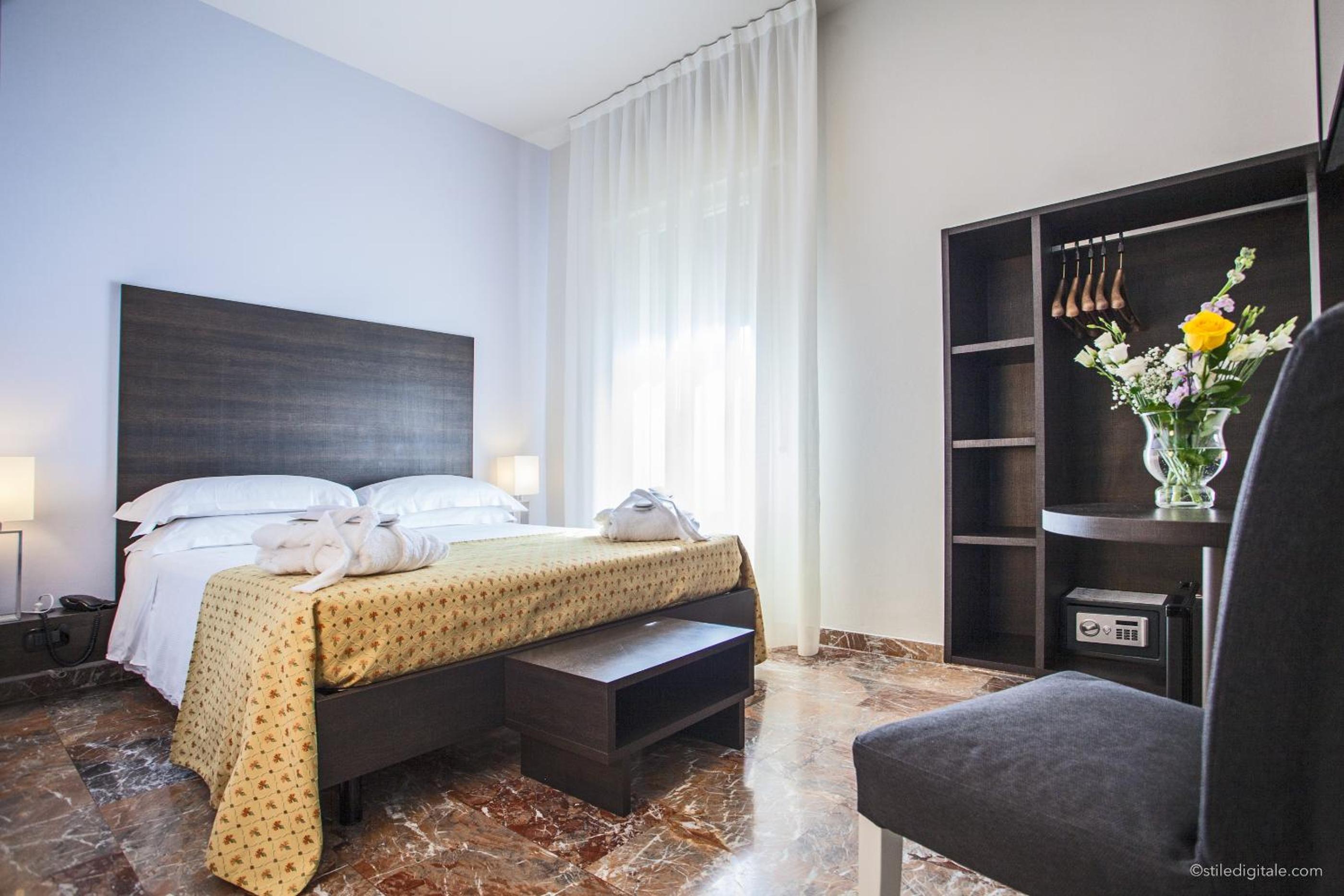 Double Room - Photo 1