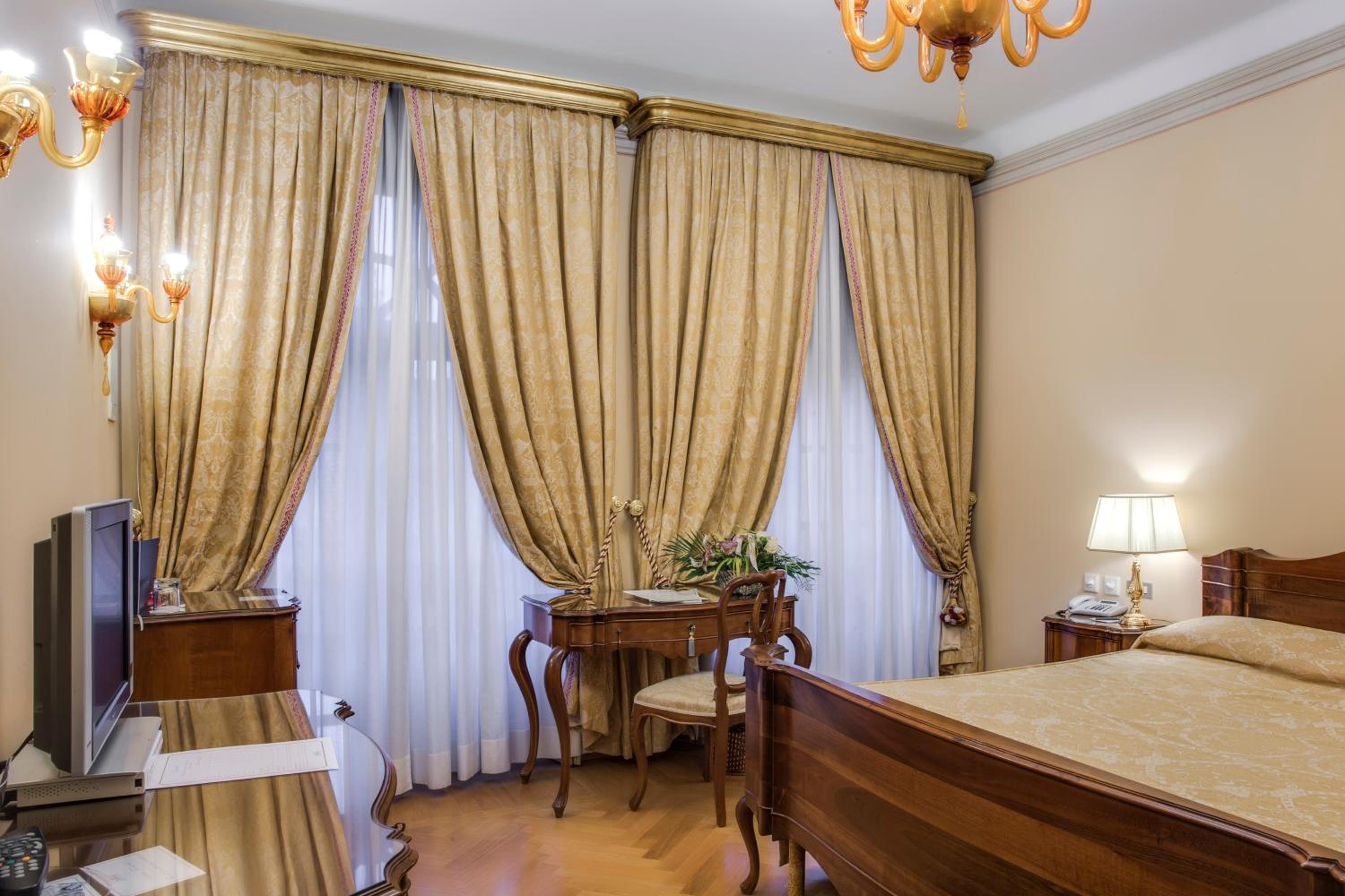 Superior Double Room - Photo 1
