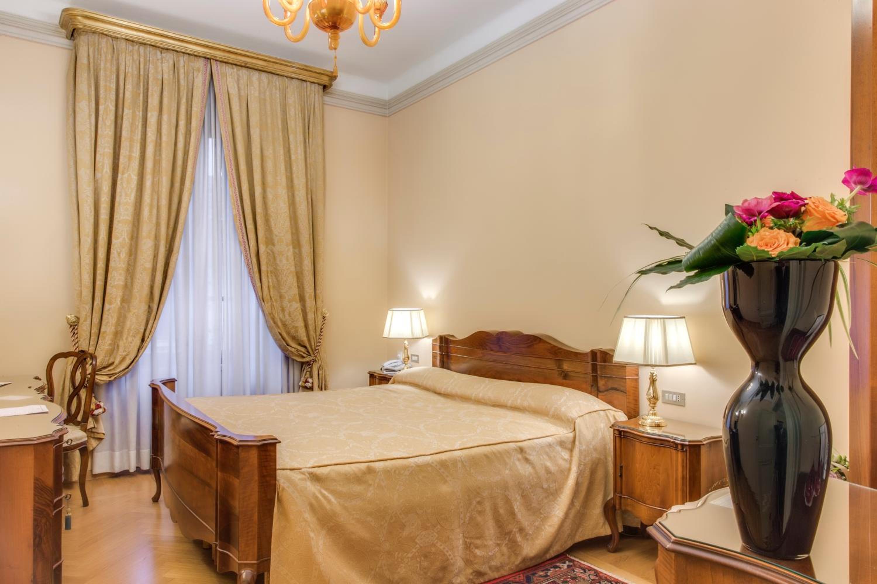 Classic Double Room - Photo 1