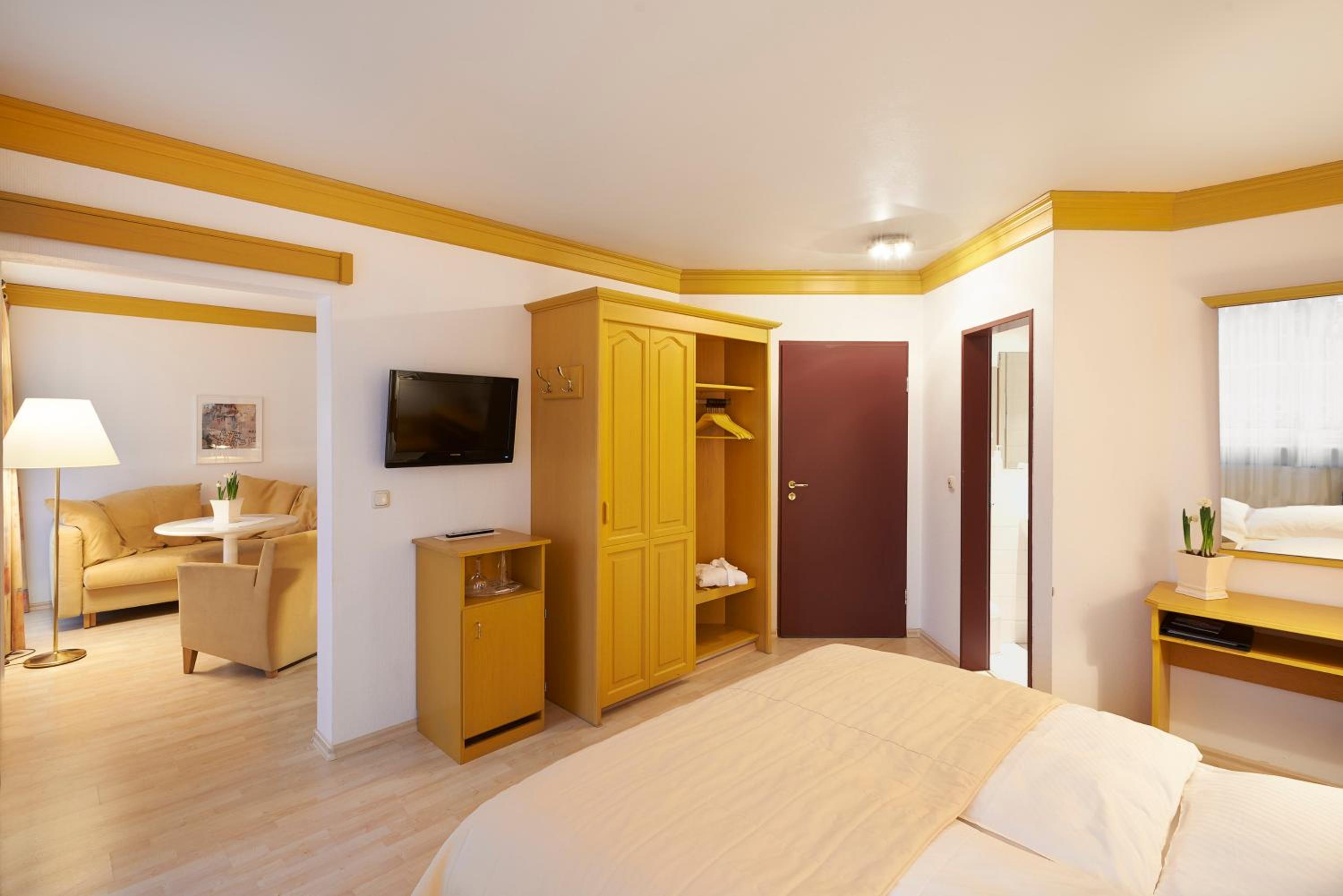 Double Room - Photo 5