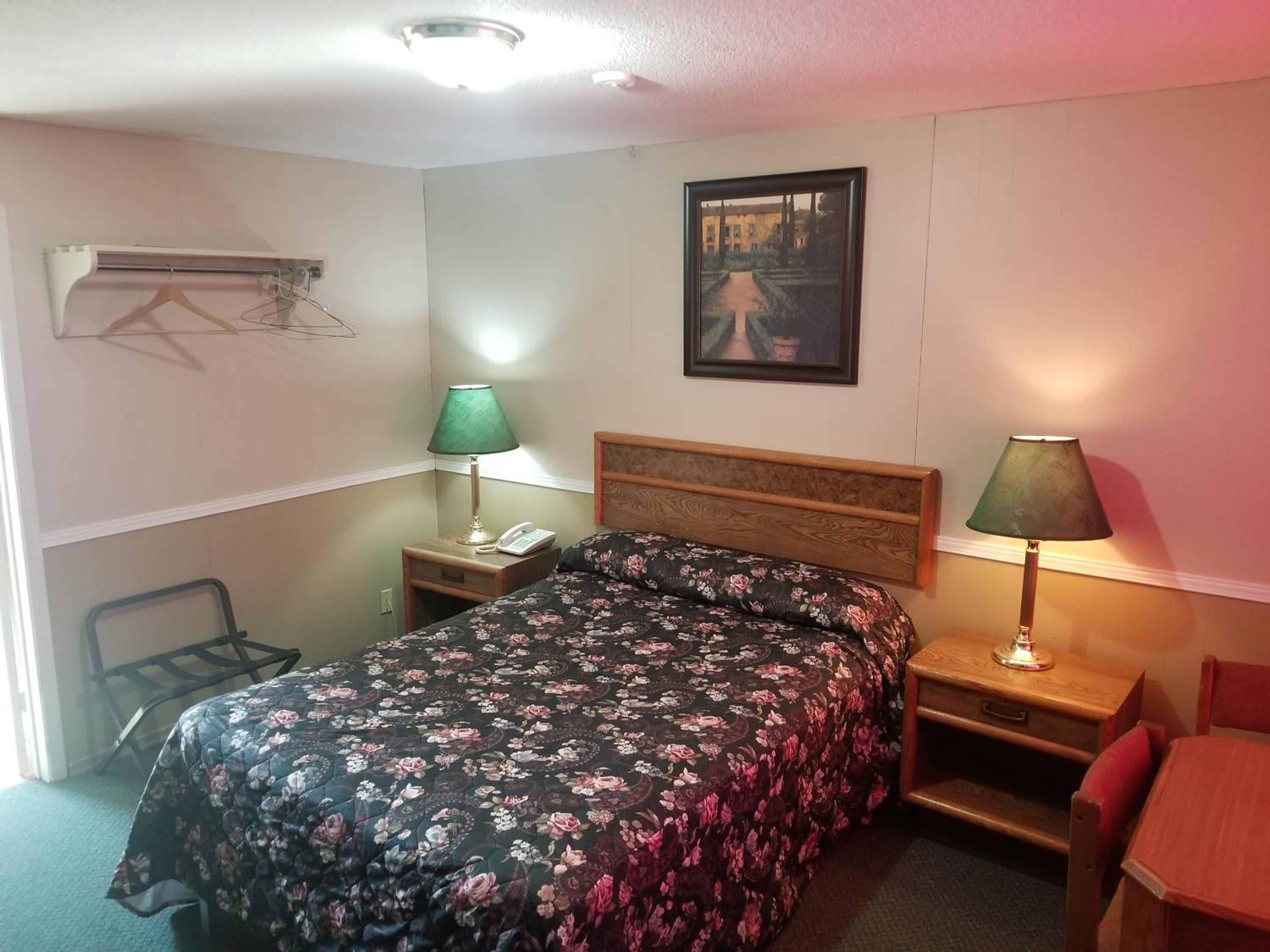 Budget Double or Twin Room photo 2