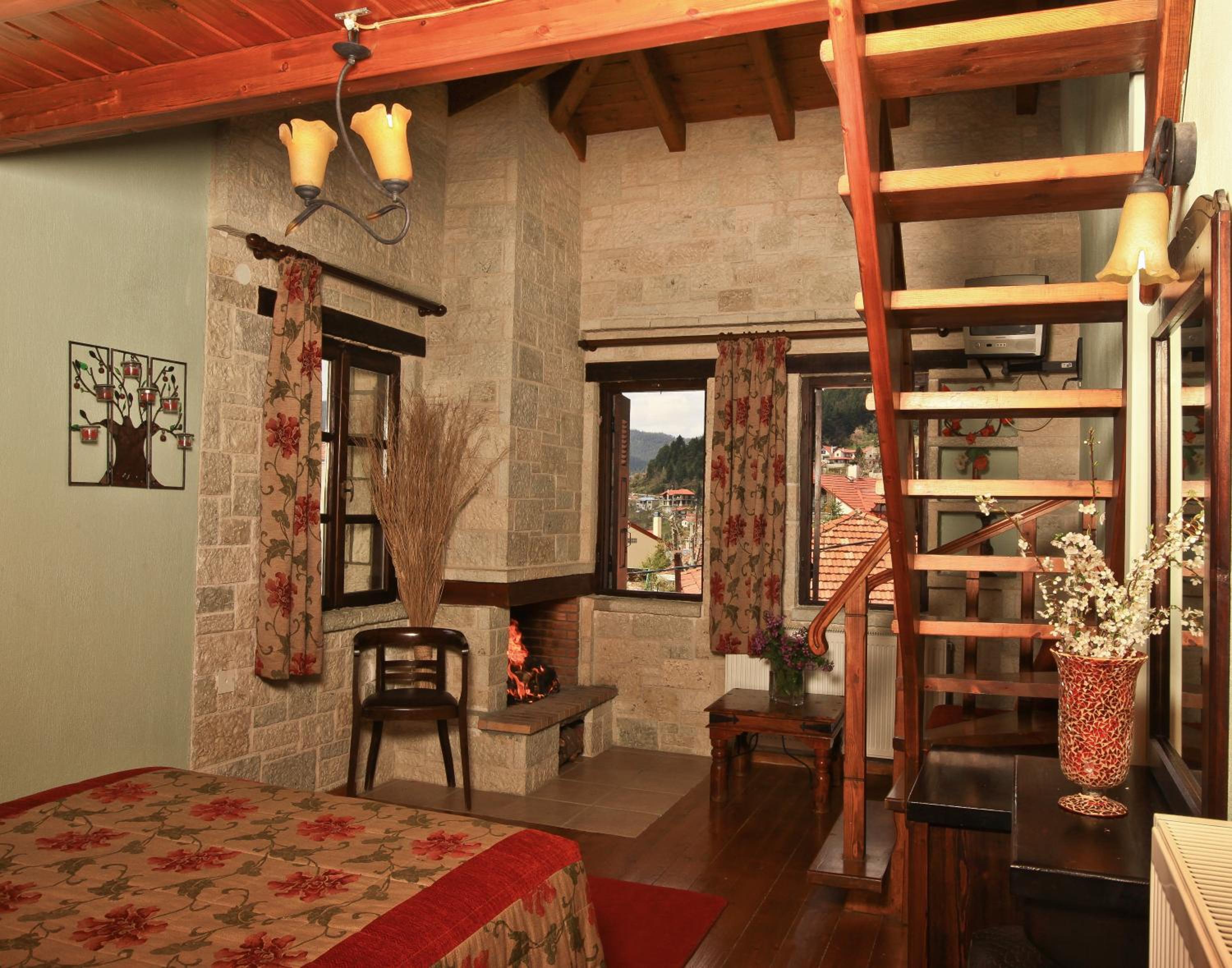 Quadruple Room with Fireplace - Photo 9