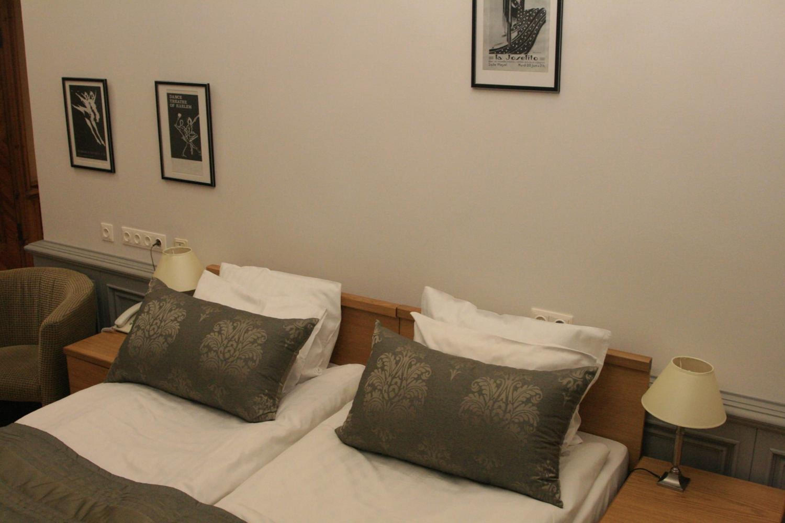 Standard Double Room - Photo 18
