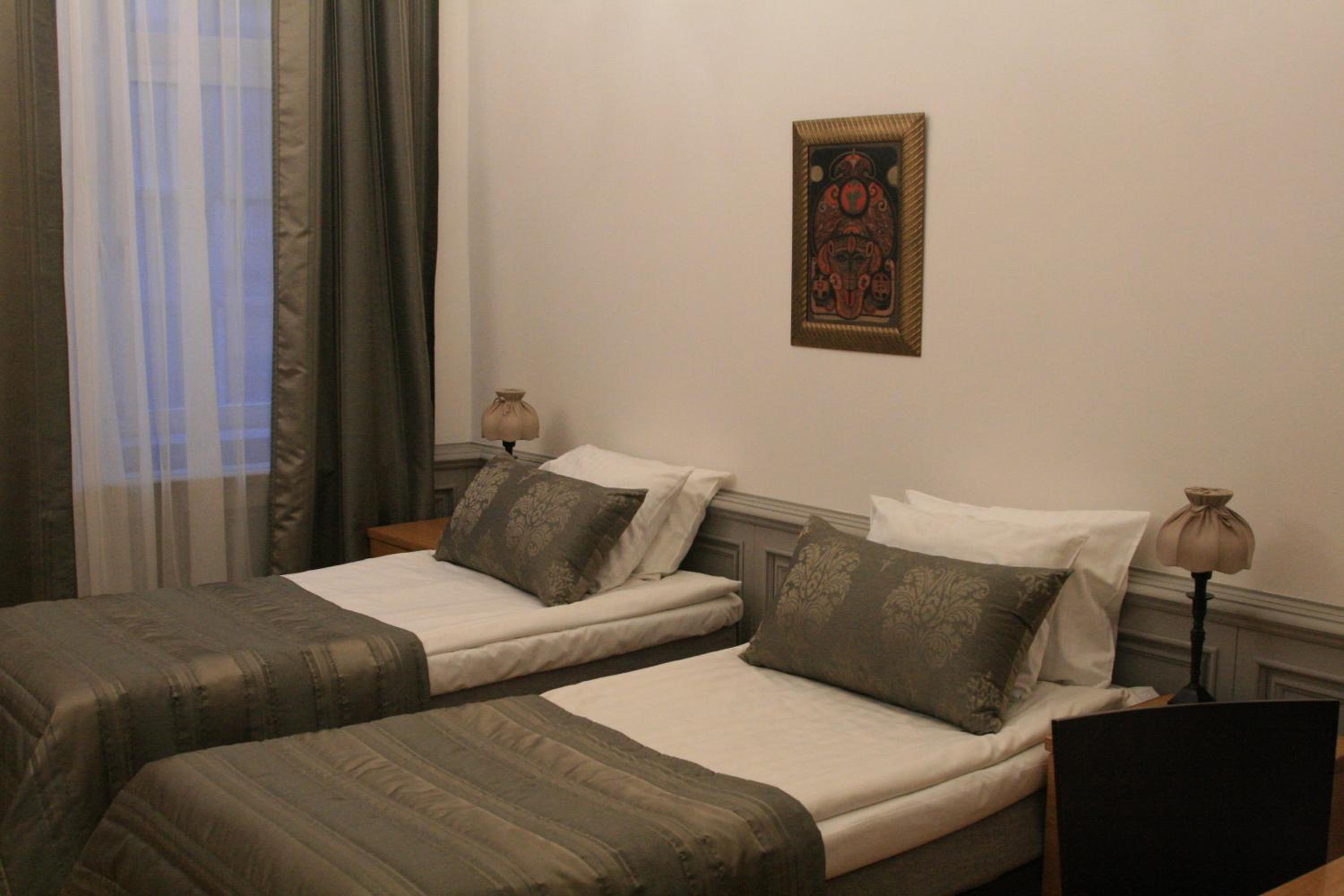 Twin Room - Photo 1