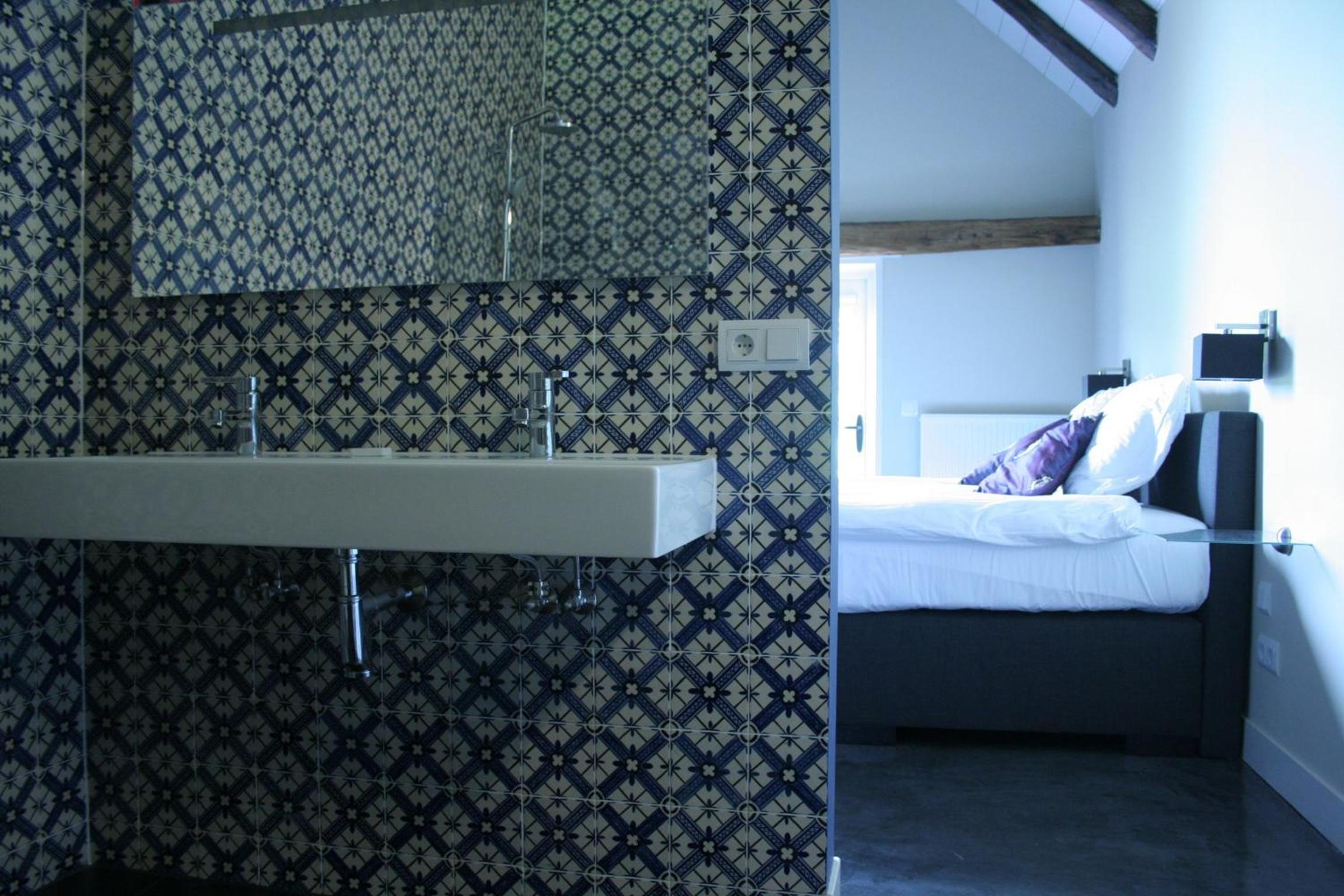 Suite - Photo 2