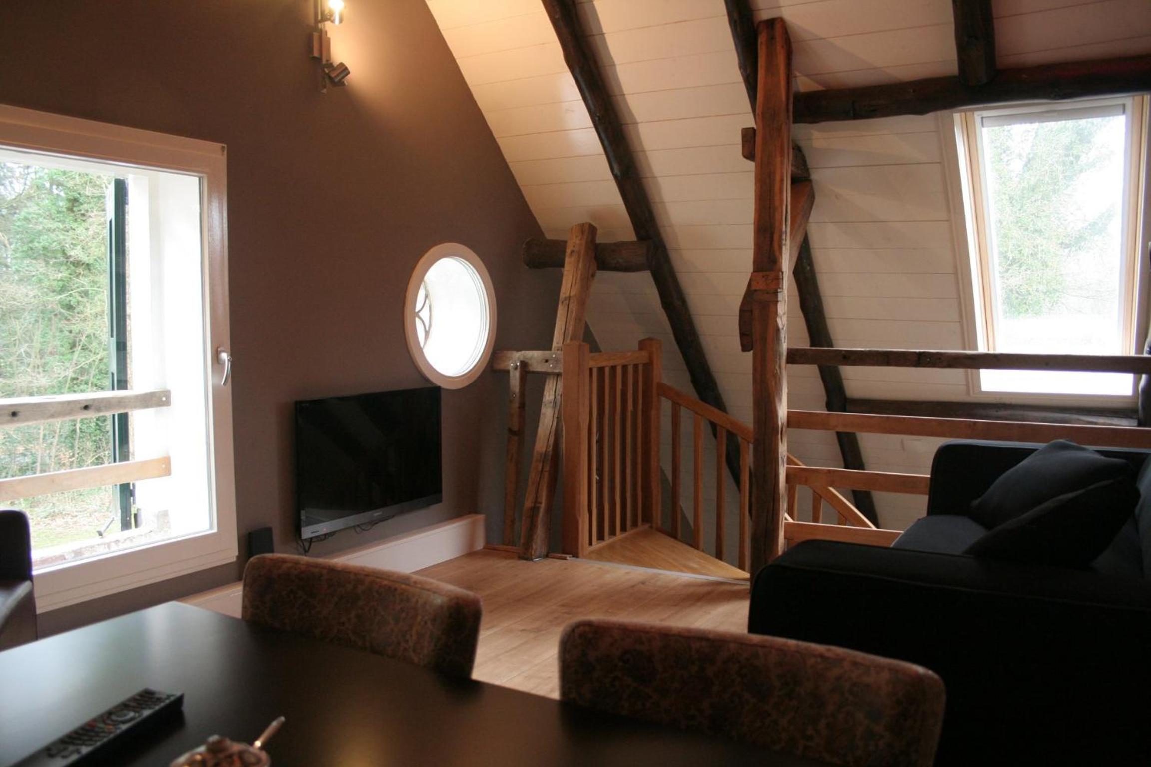 Studio Apartment photo 1