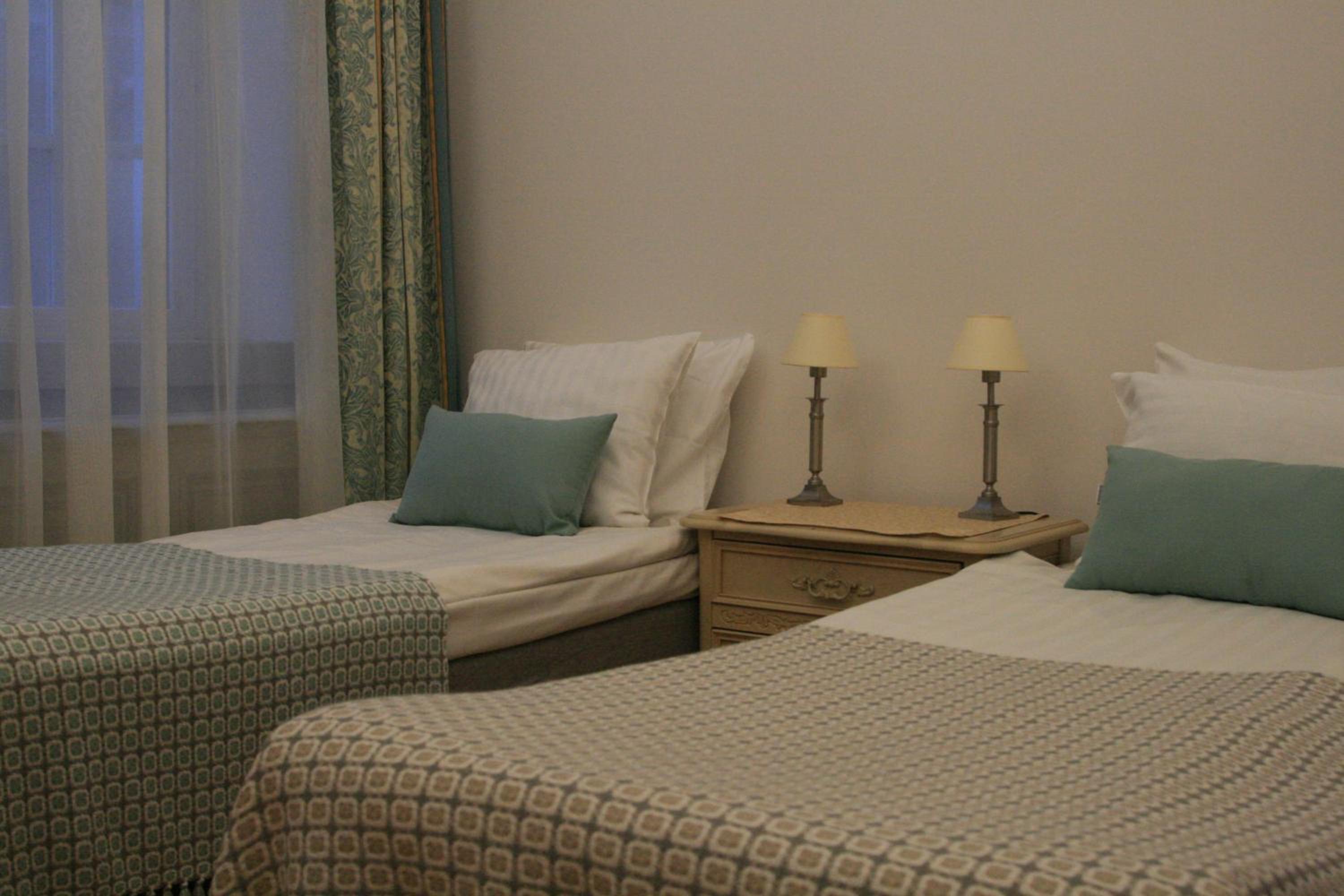 Twin Room - Photo 12