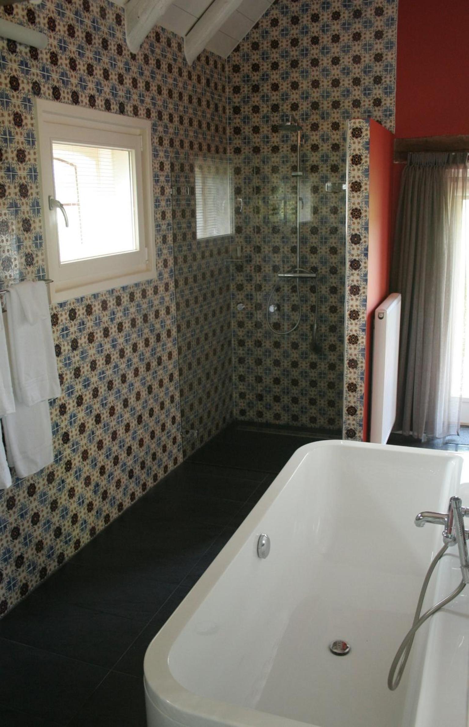 Suite - Photo 3
