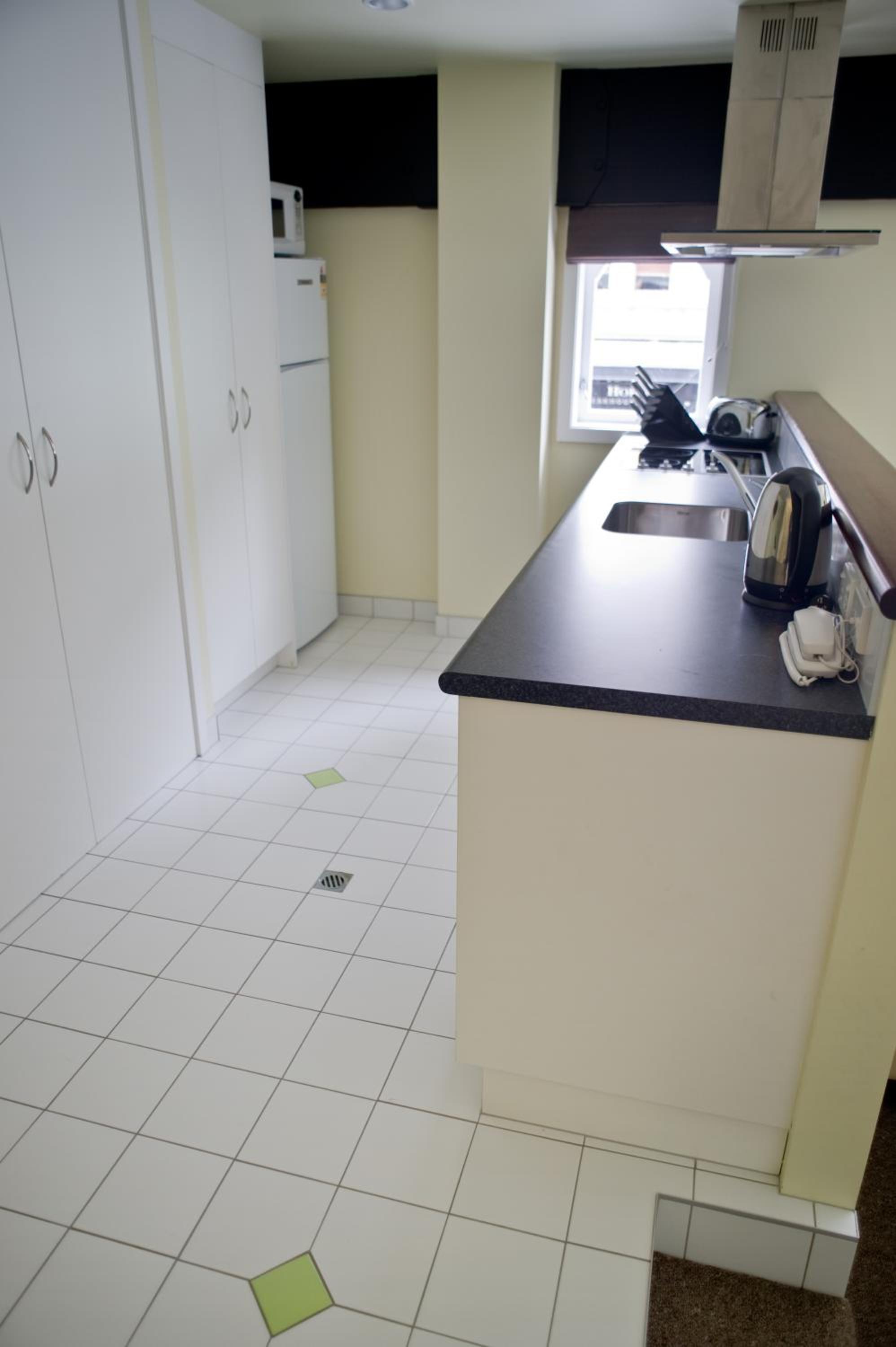 Three-Bedroom Apartment (Prepaid) - Photo 6