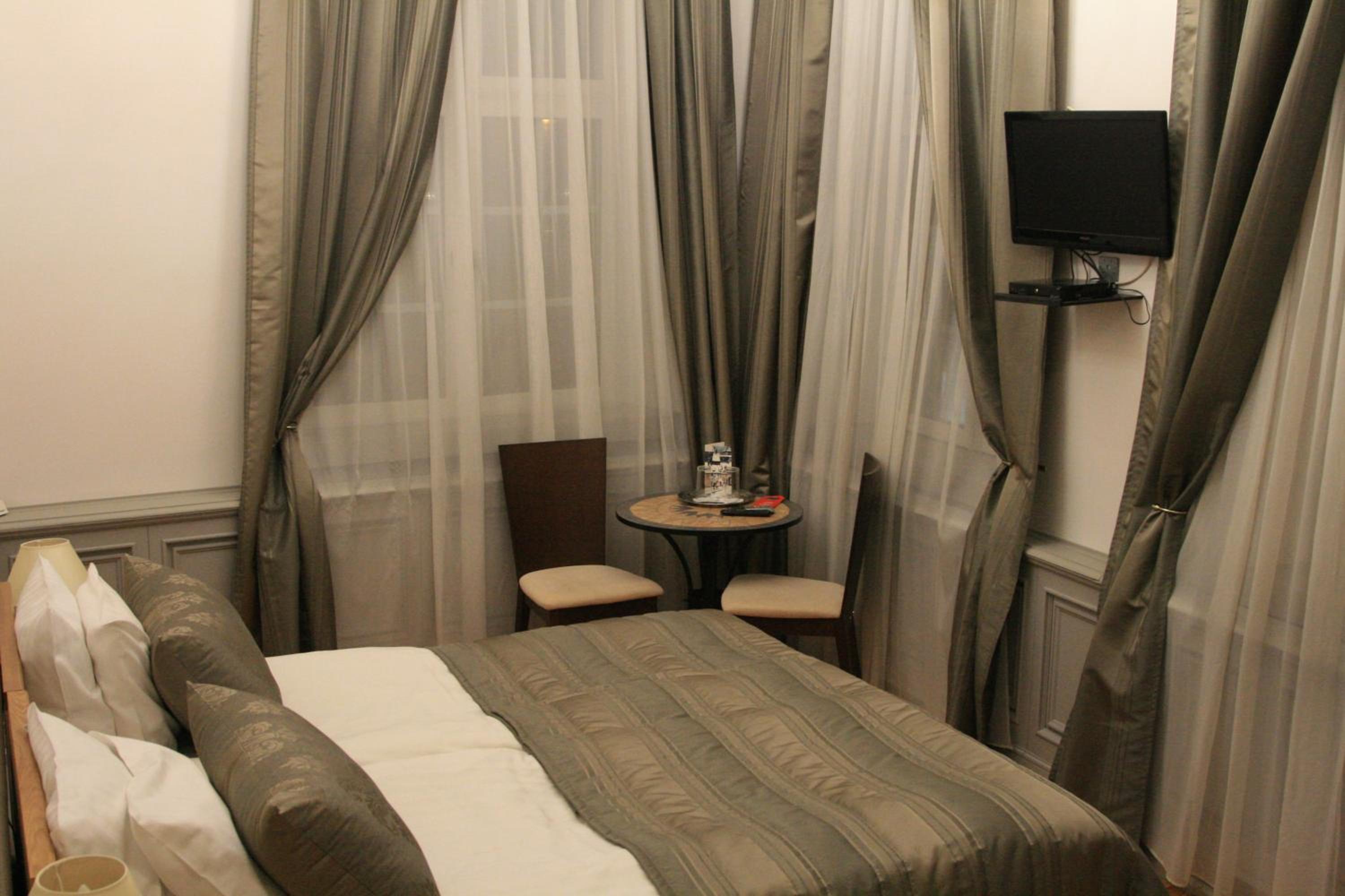 Standard Double Room - Photo 2