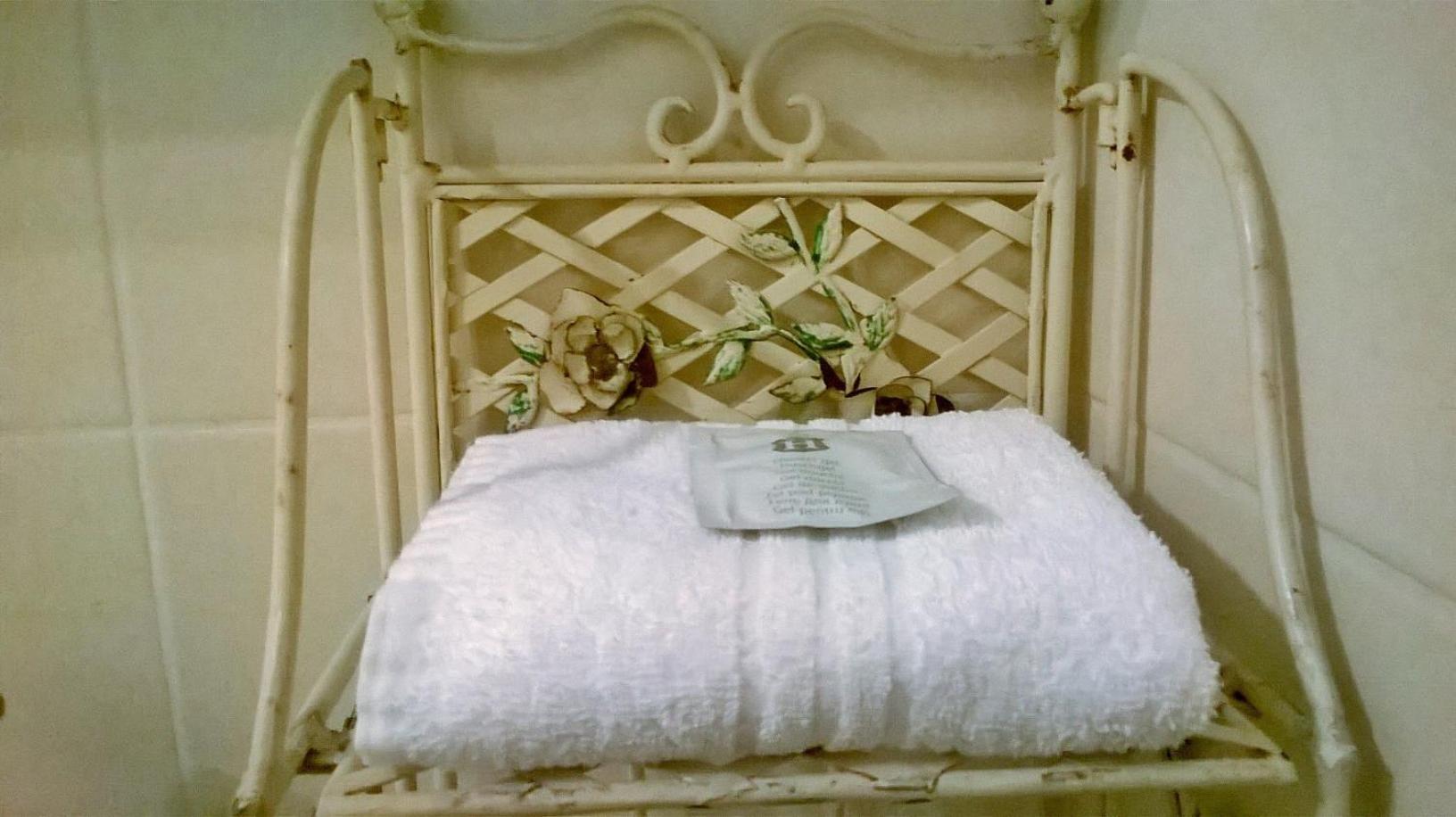 Deluxe Double Room (2 Adults + 1 Child) photo 3