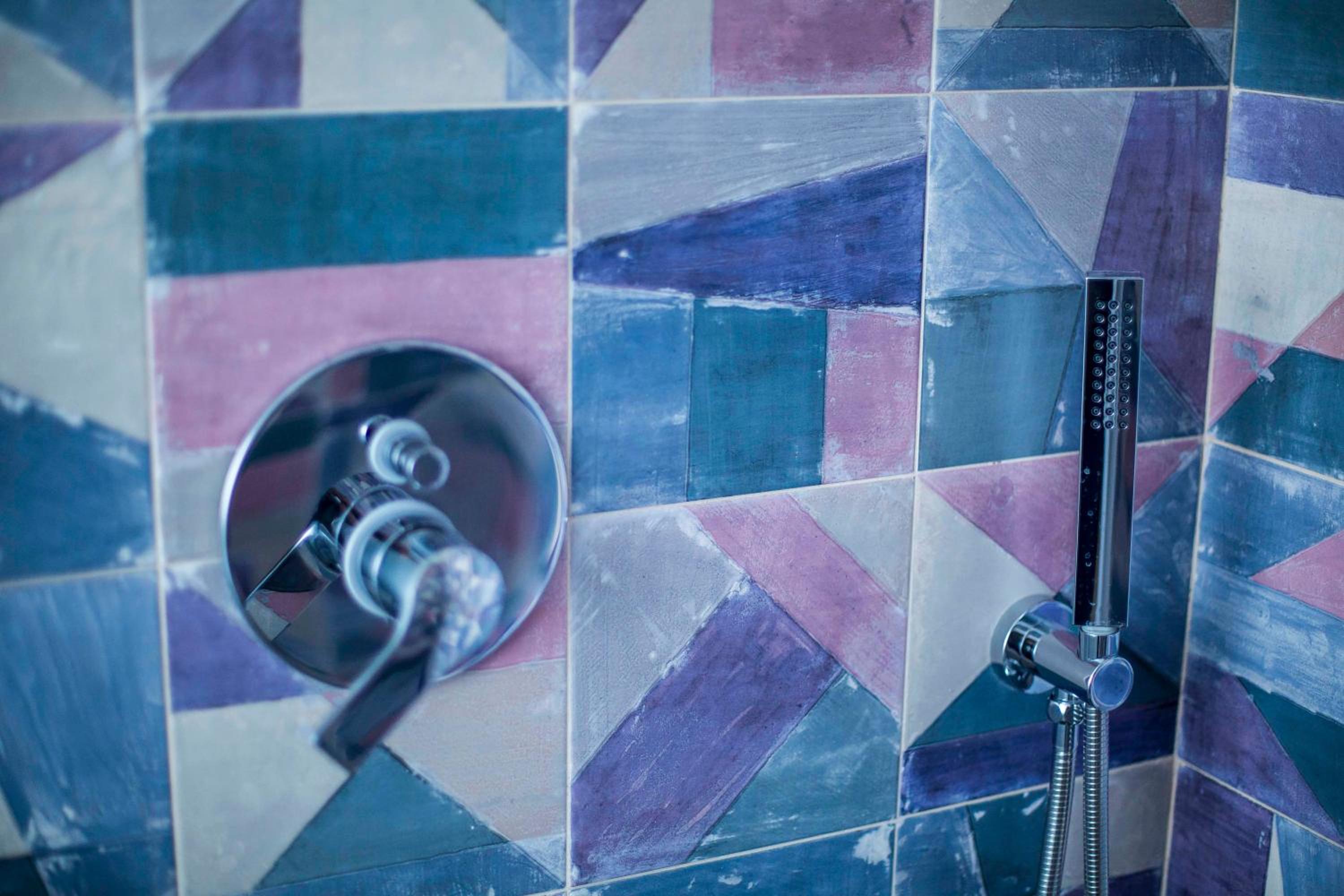 Twin Room with Private Bathroom - Photo 16