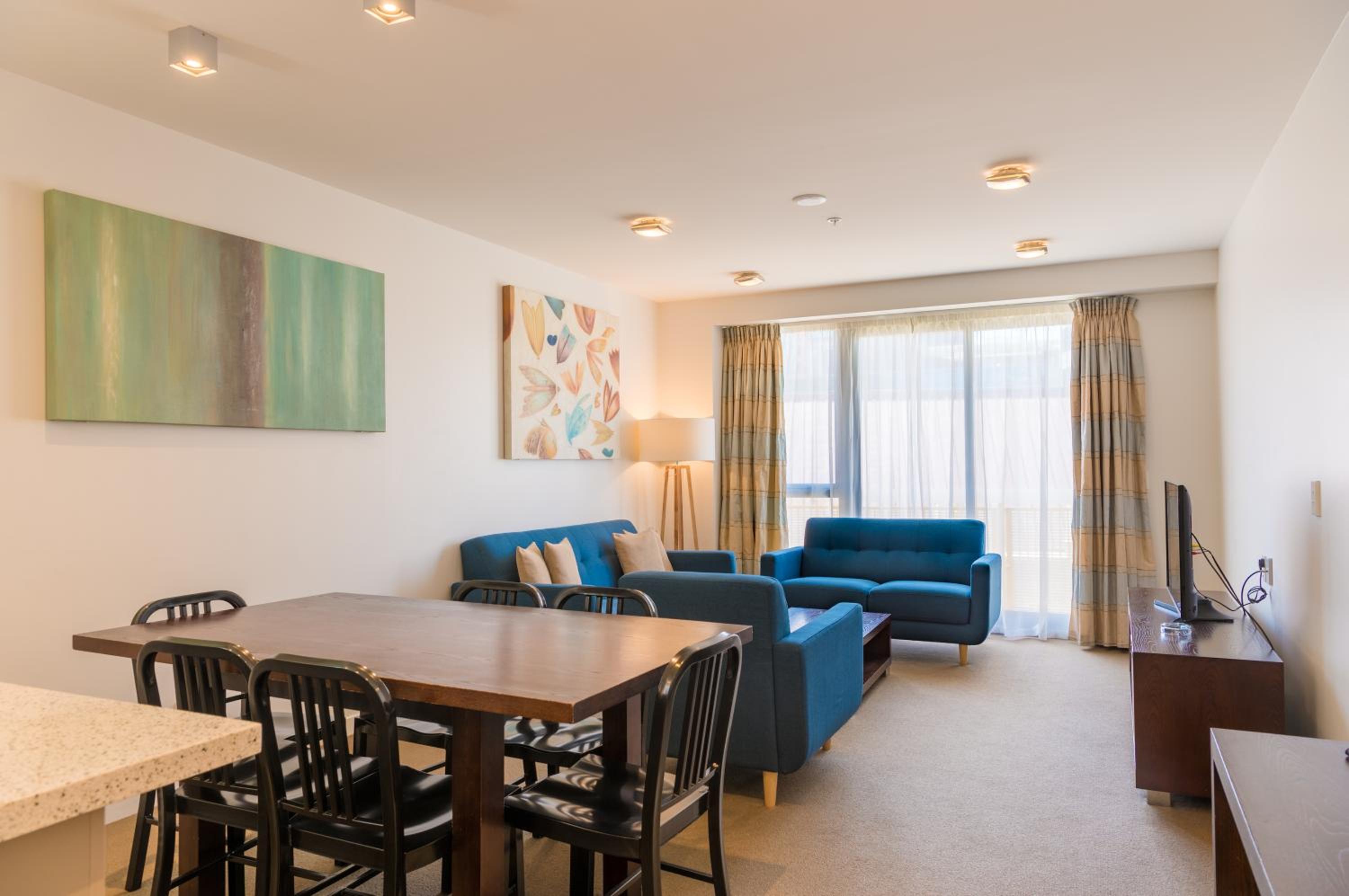 Two-Bedroom Suite - Photo 4