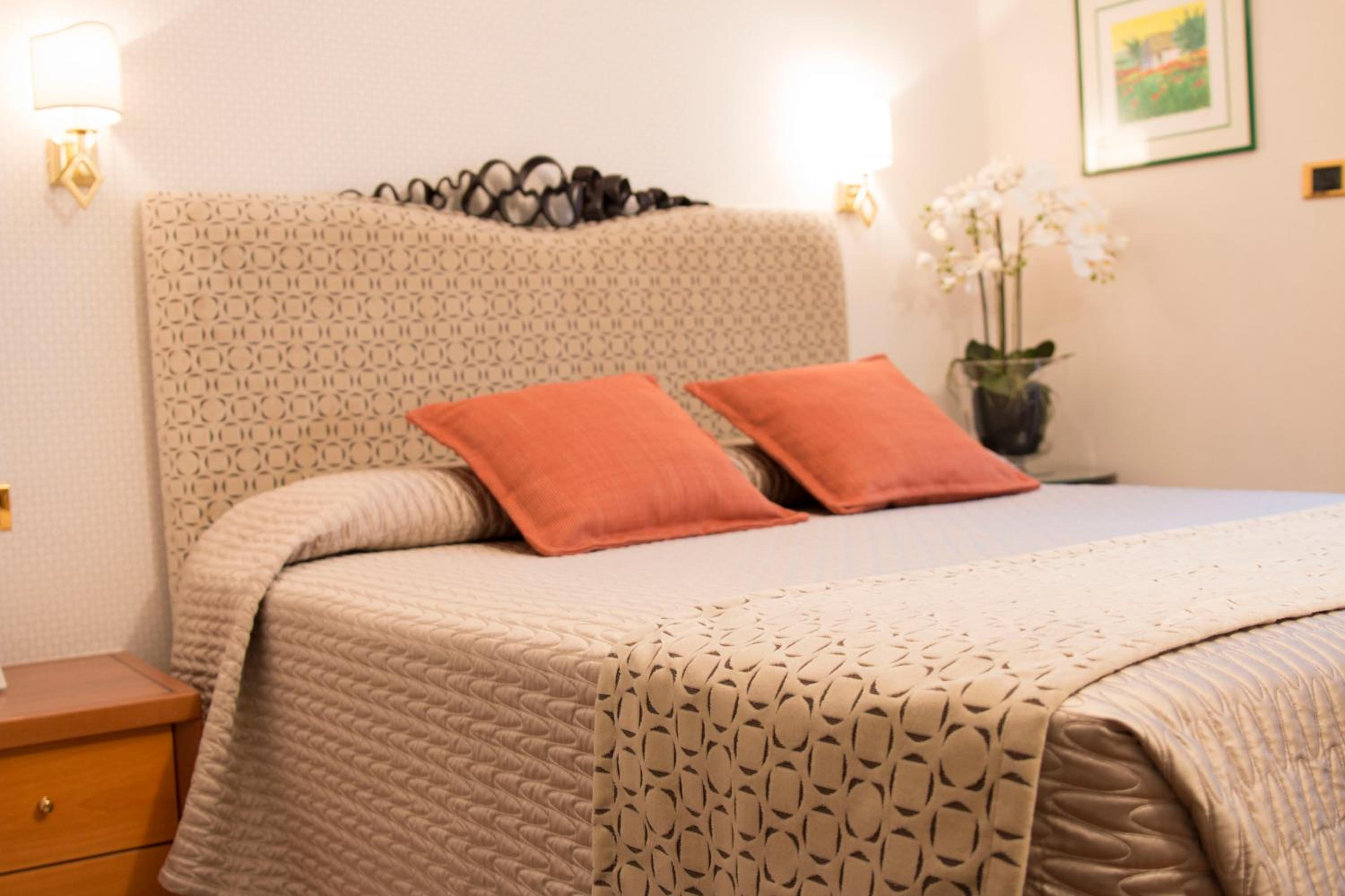Double Room - Photo 3