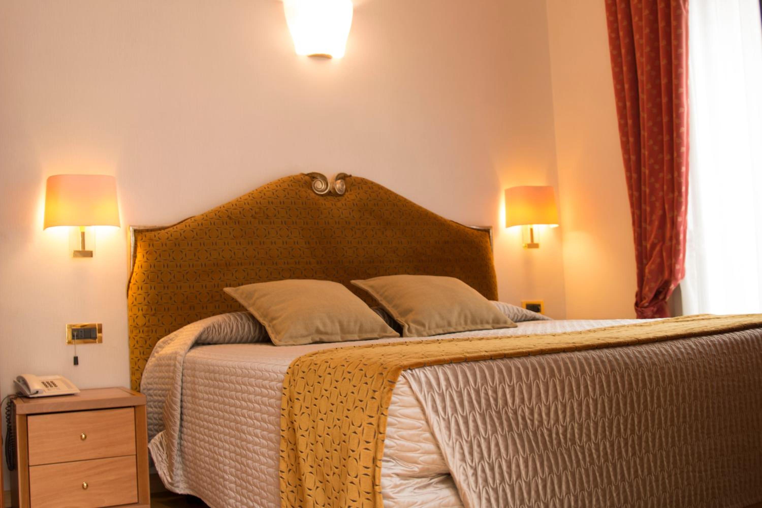 Double Room - Photo 4