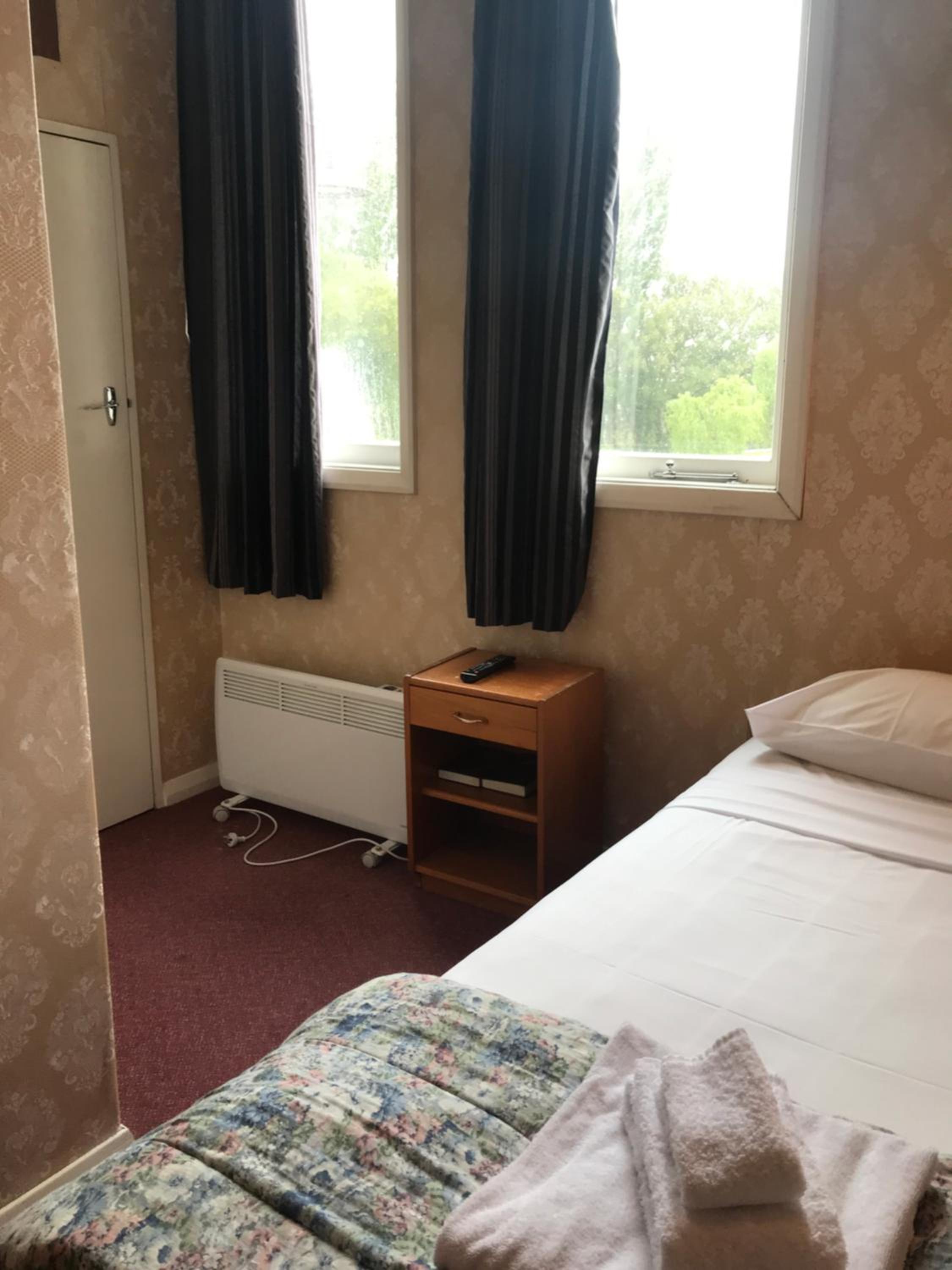Standard Queen Room photo 2