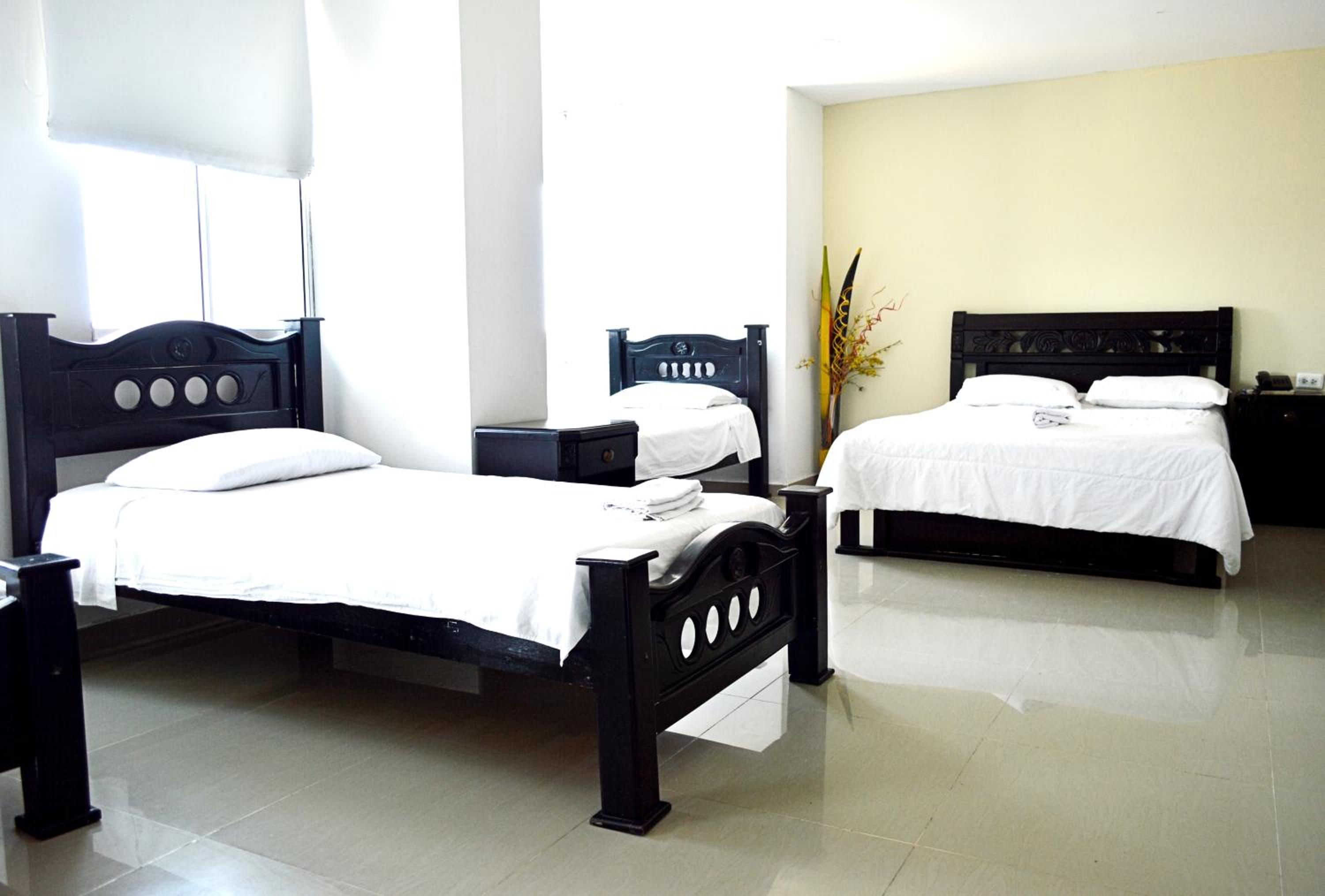 Quadruple Room with Private Bathroom photo 1