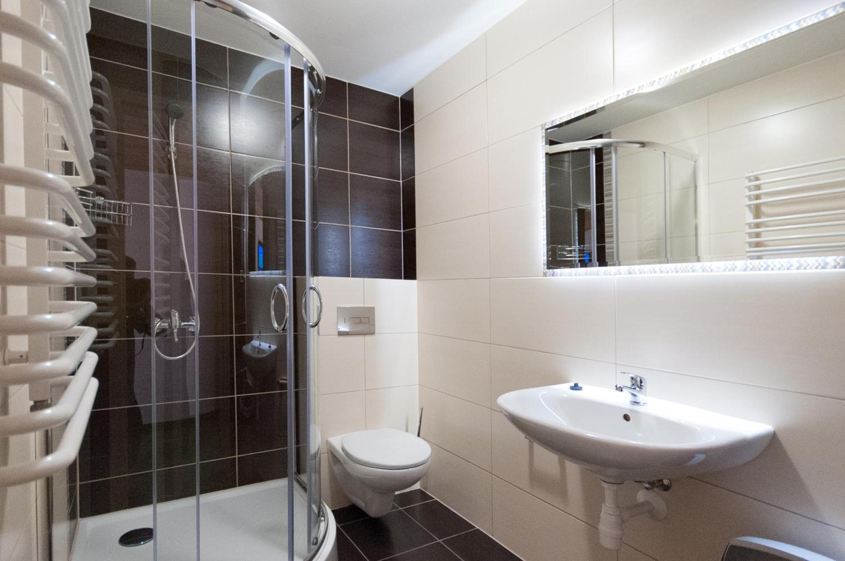 Double or Twin Room - Photo 6
