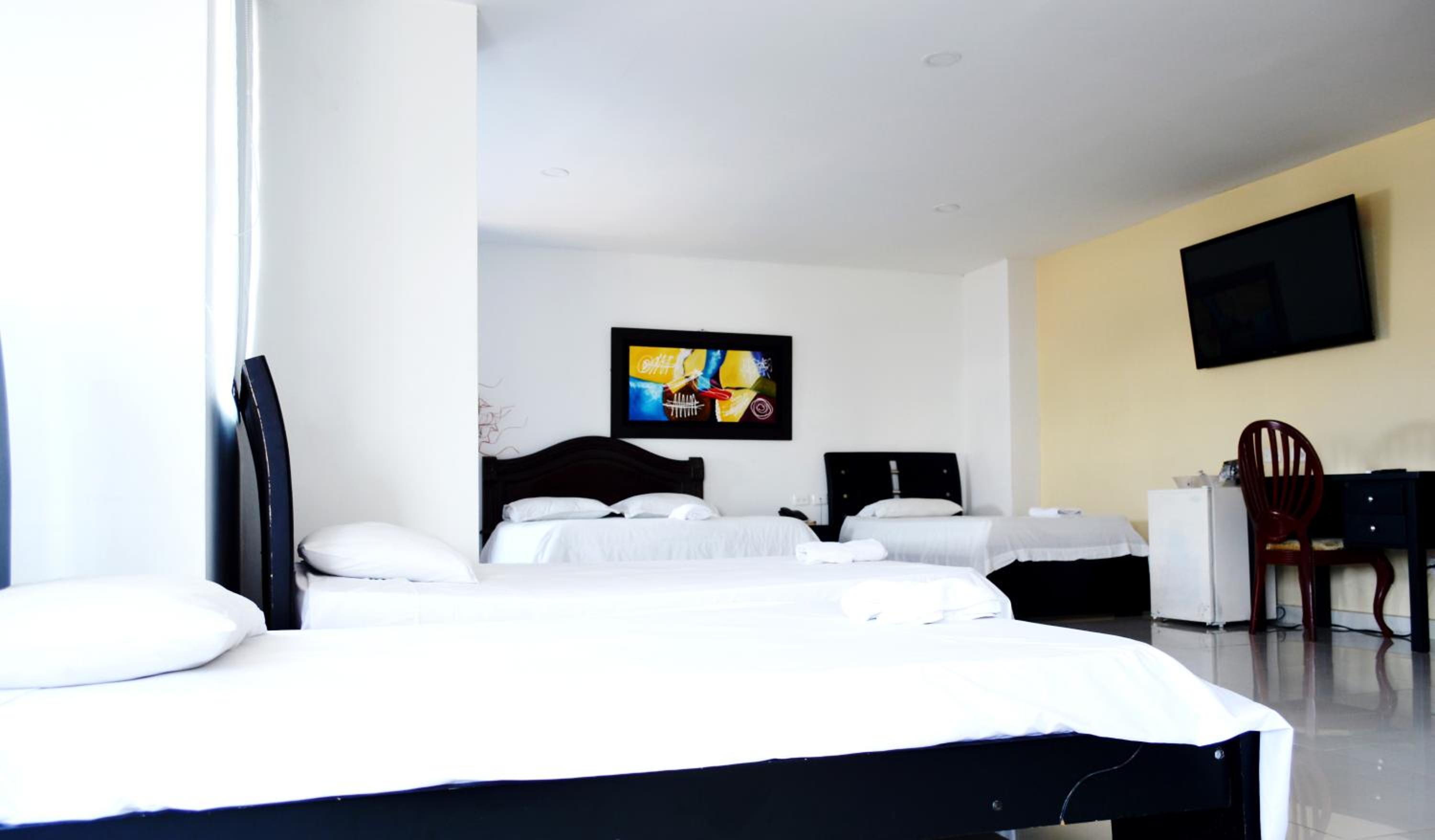 Quadruple Room with Private Bathroom photo 2
