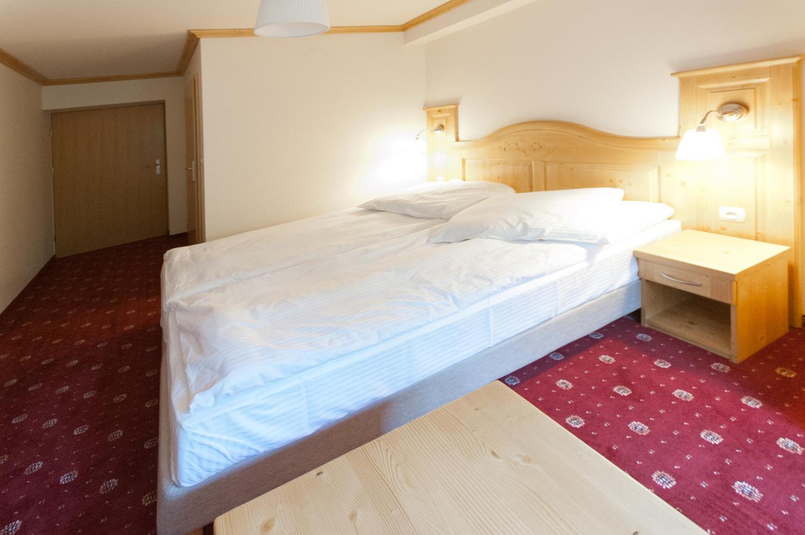 Double or Twin Room - Photo 4