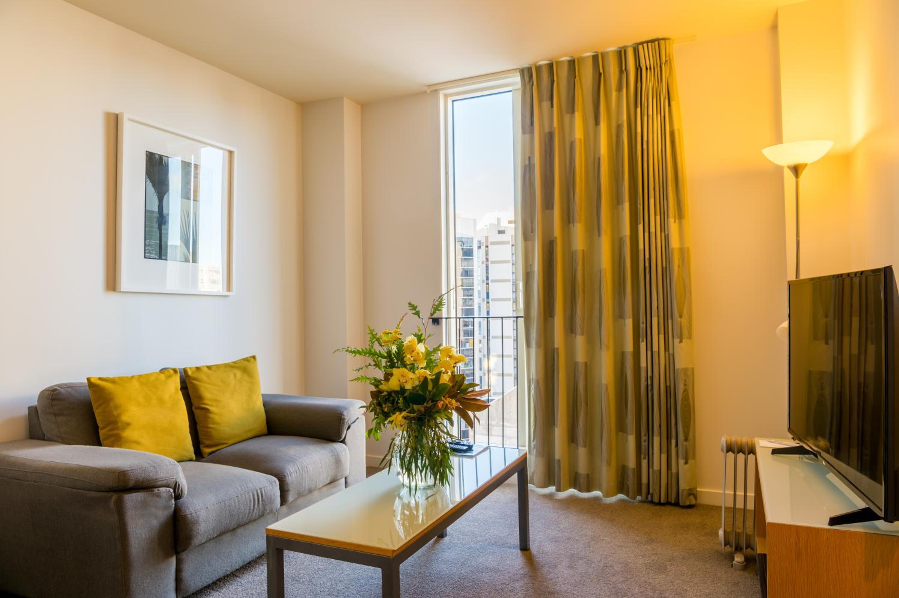 Queen One-Bedroom Apartment