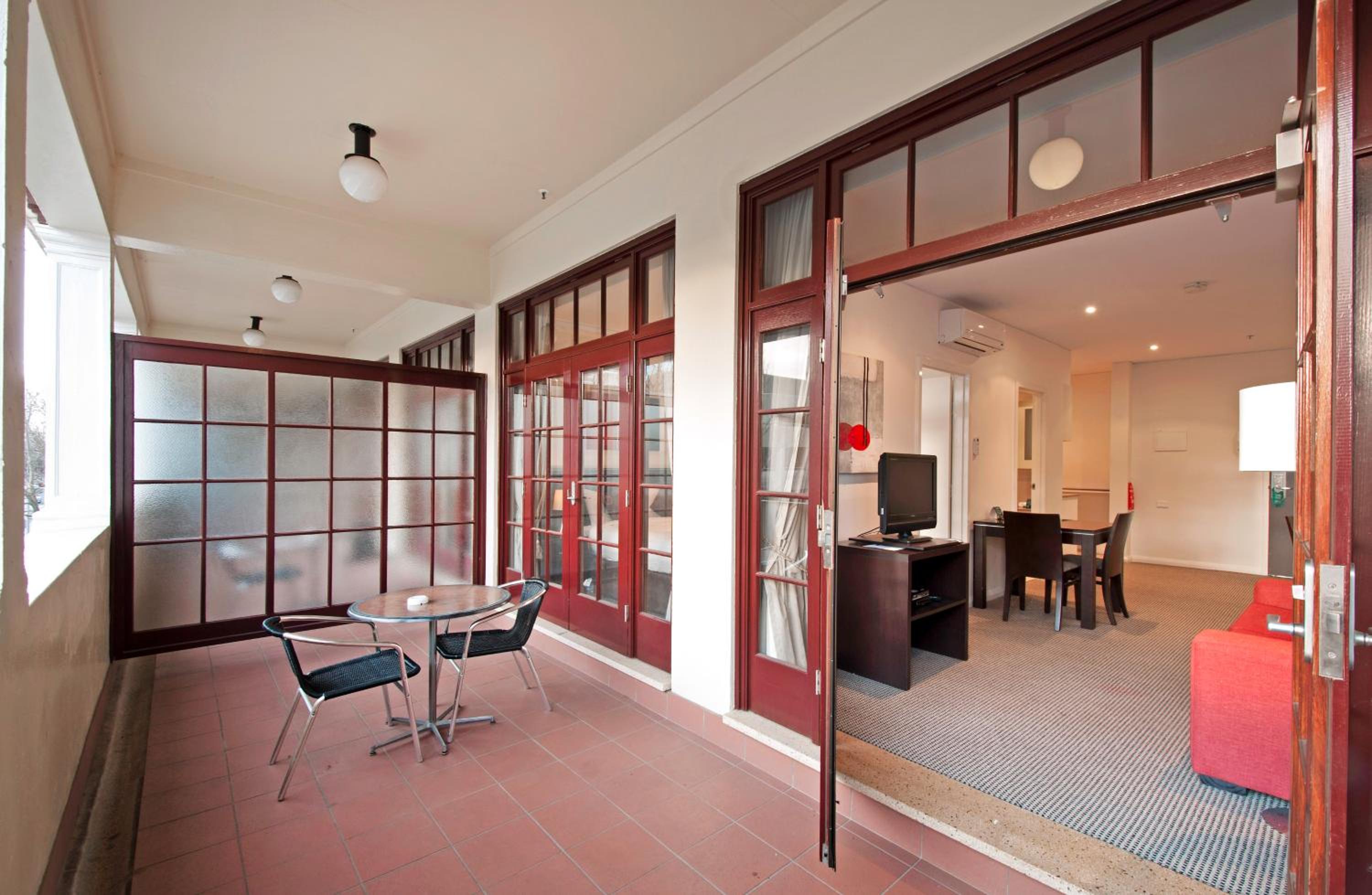 Executive One-Bedroom Apartment with Balcony photo 3