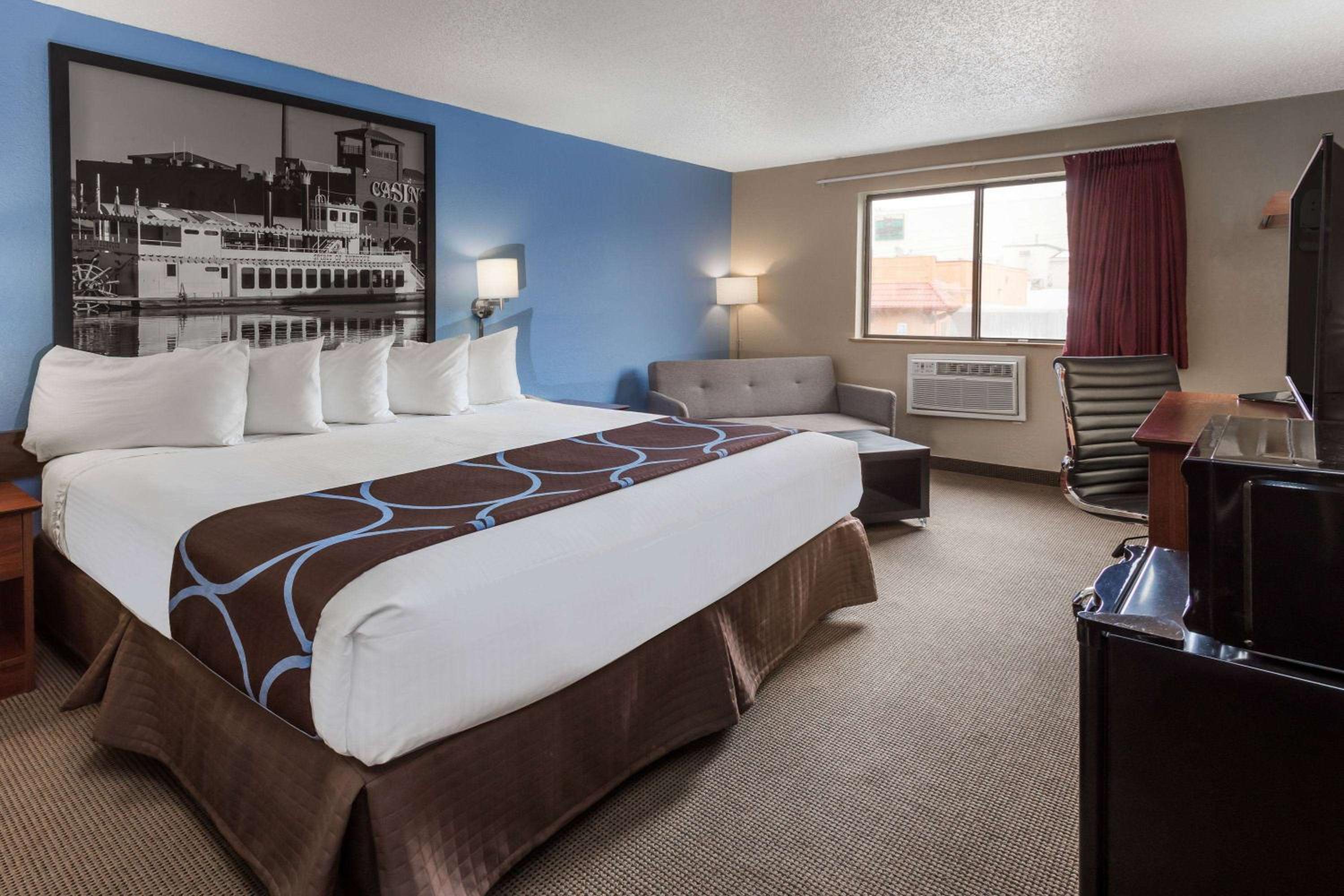 King Room - Non-Smoking - Photo 3