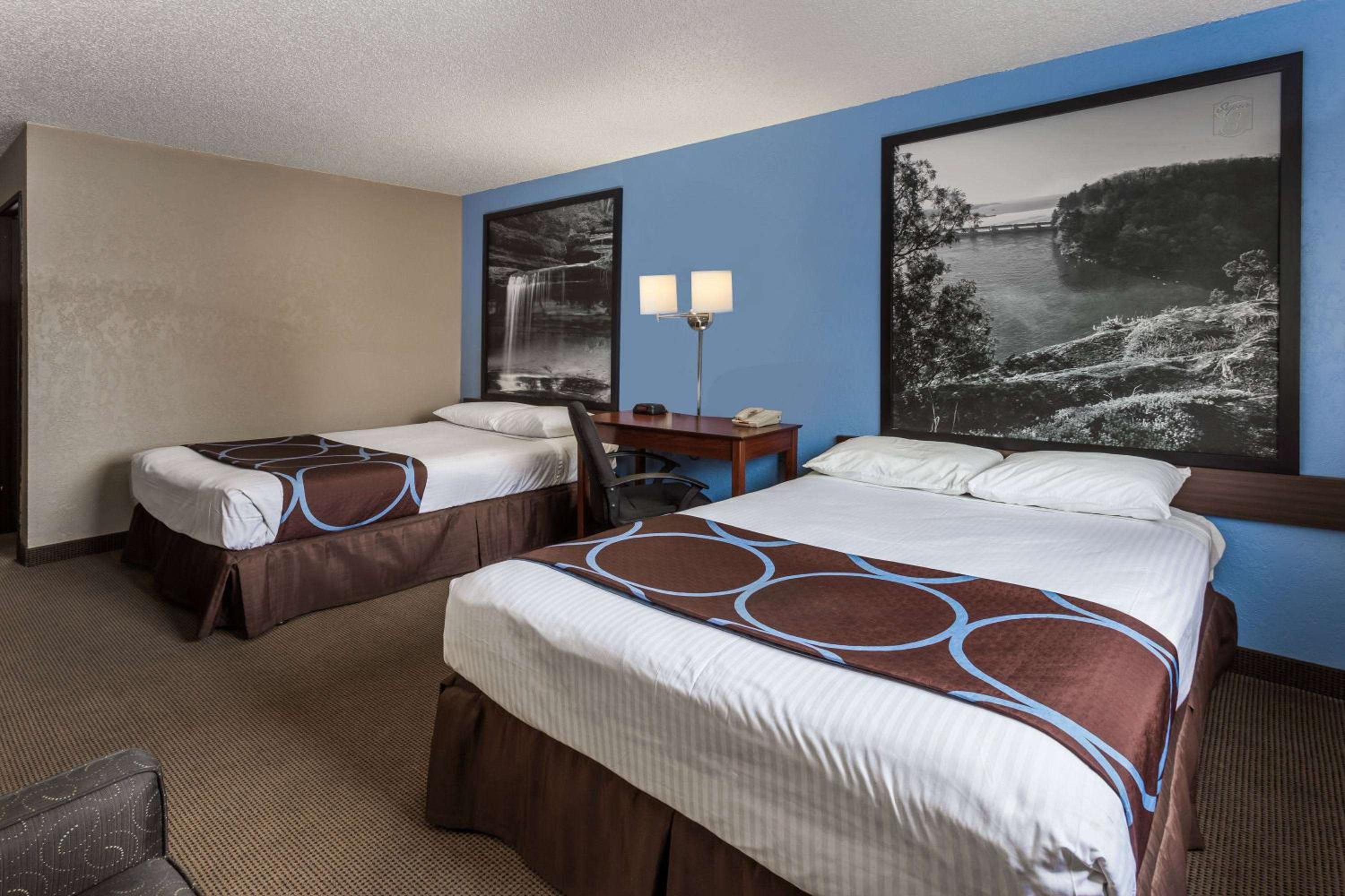 Deluxe Double Room with Two Double Beds - Non-Smoking - Photo 1