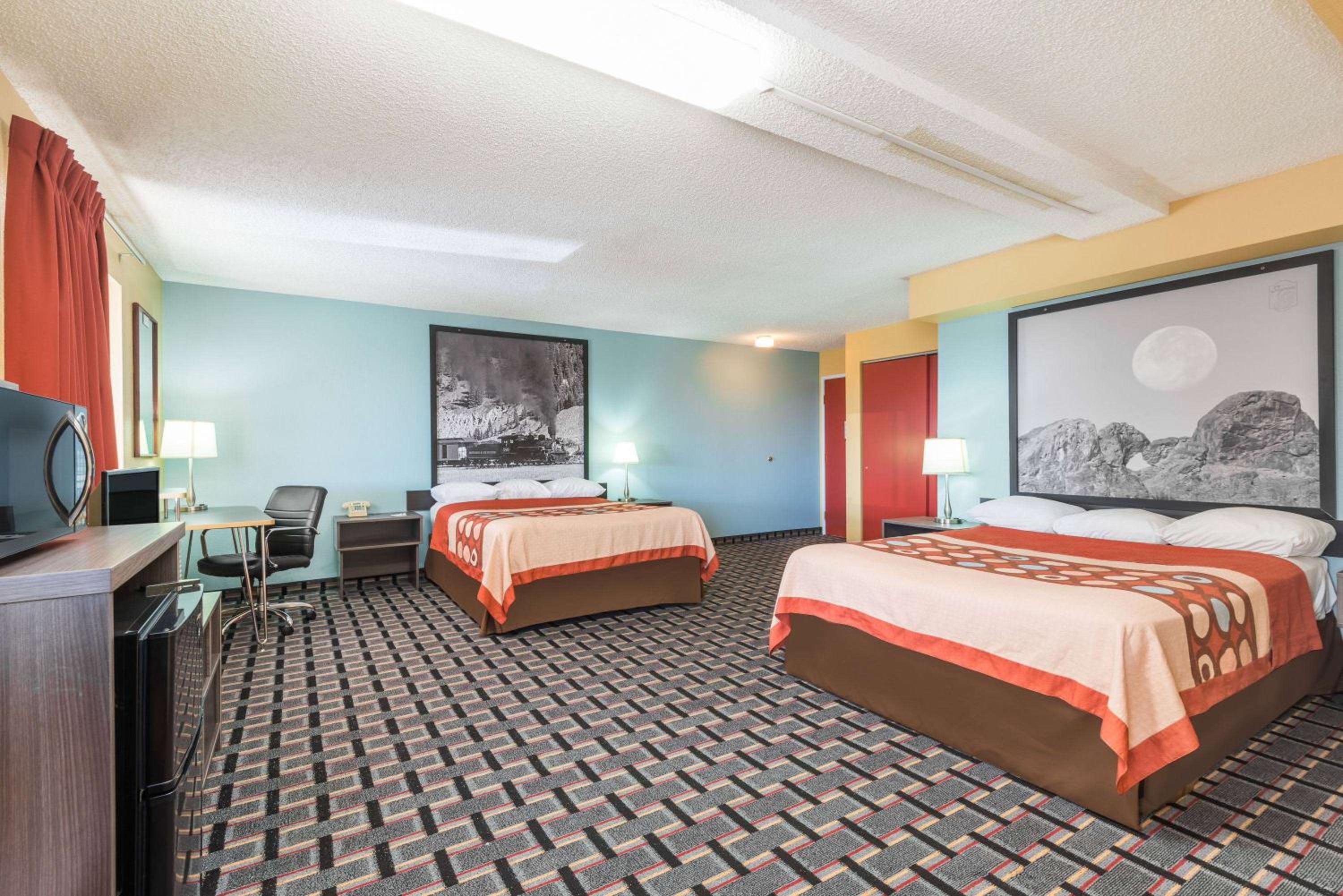Deluxe Queen Room with Two Queen Beds - Non-Smoking - Photo 1