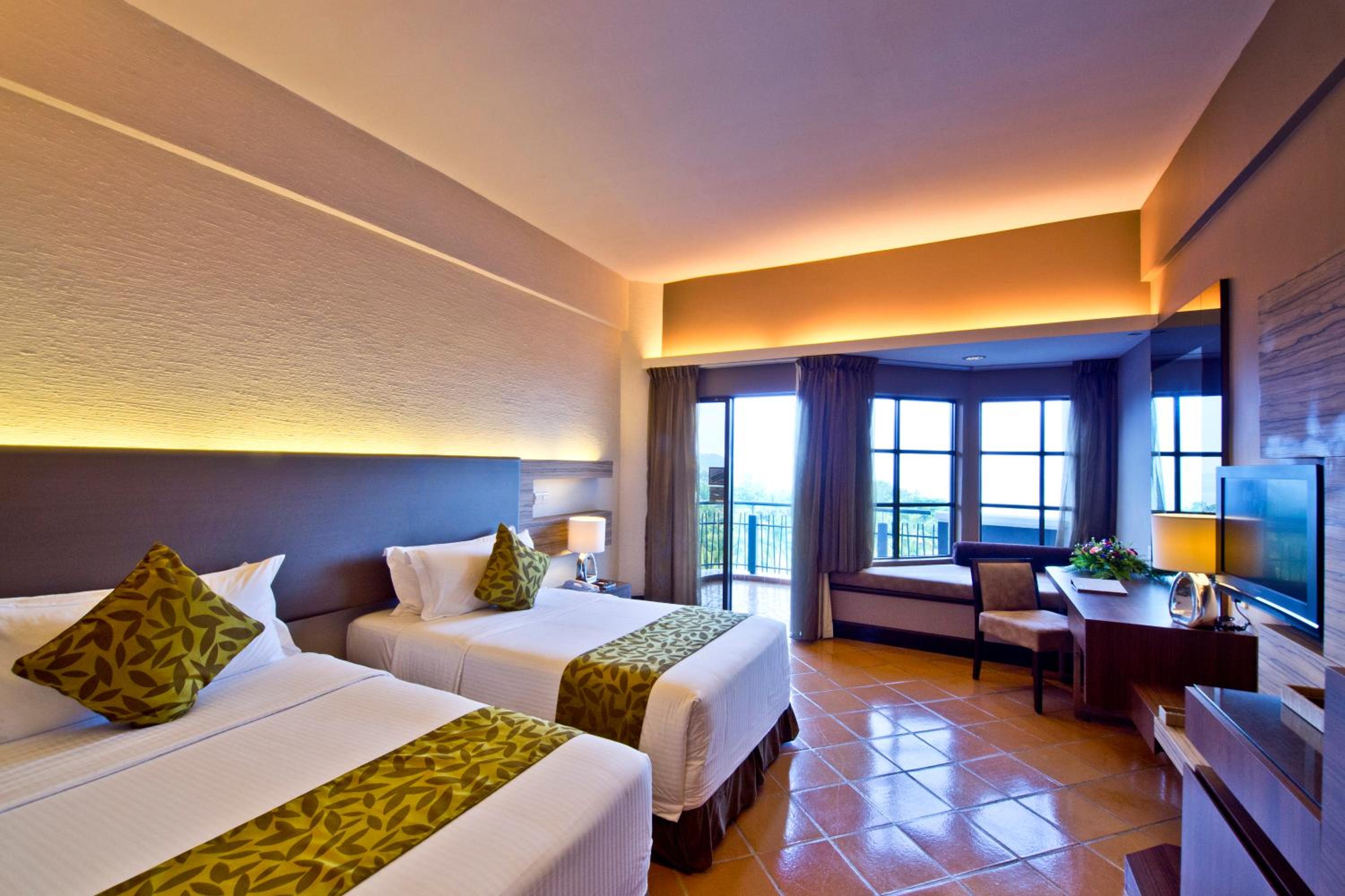 Deluxe Sea Front Twin Room - Photo 1
