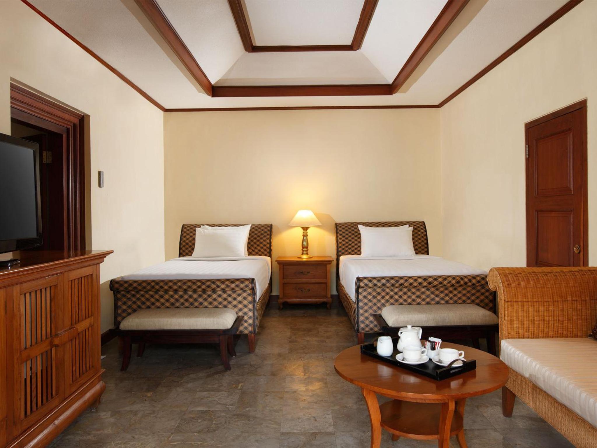 Santrian Club - Adult Only - Photo 8