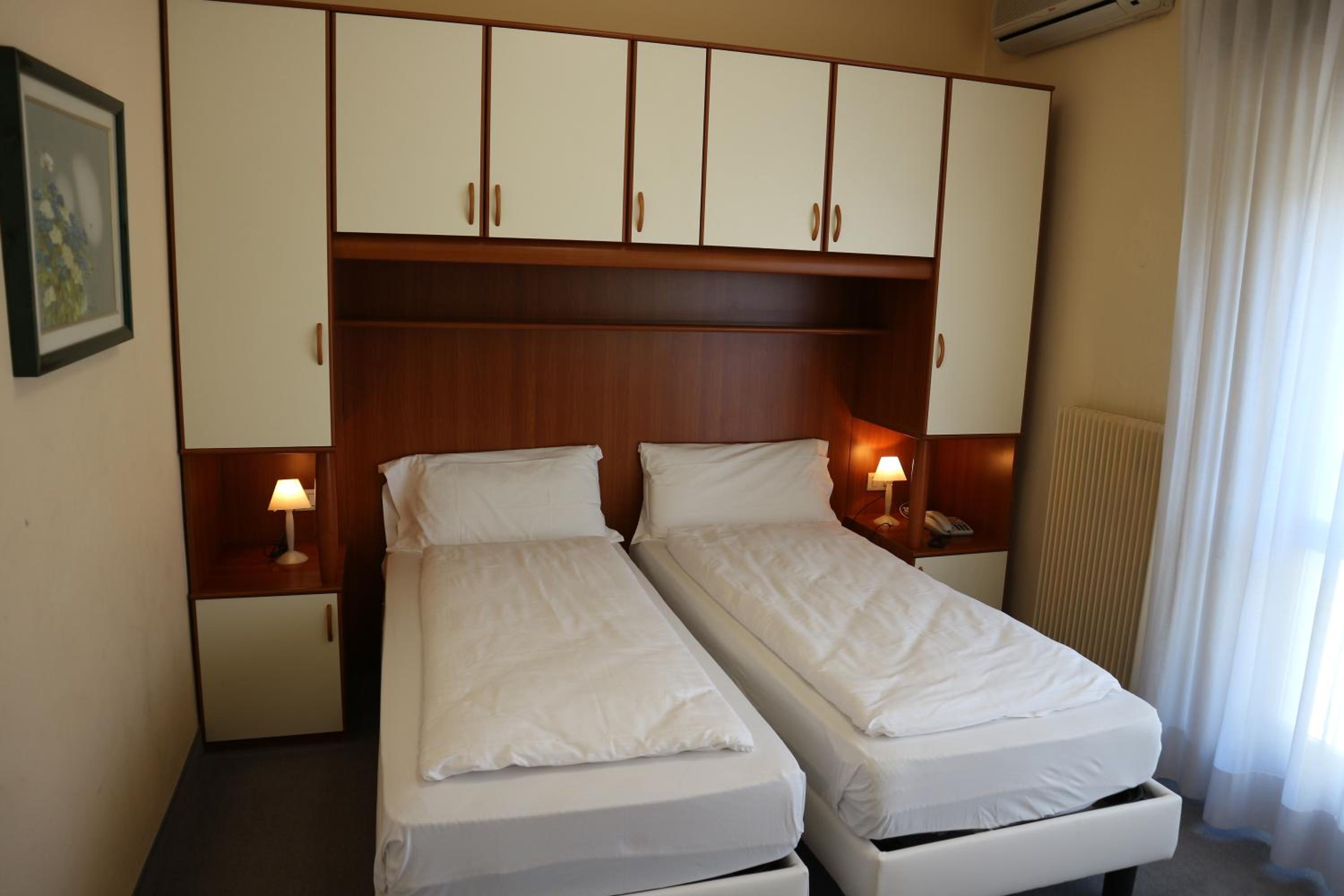 Standard Double Room - Photo 1