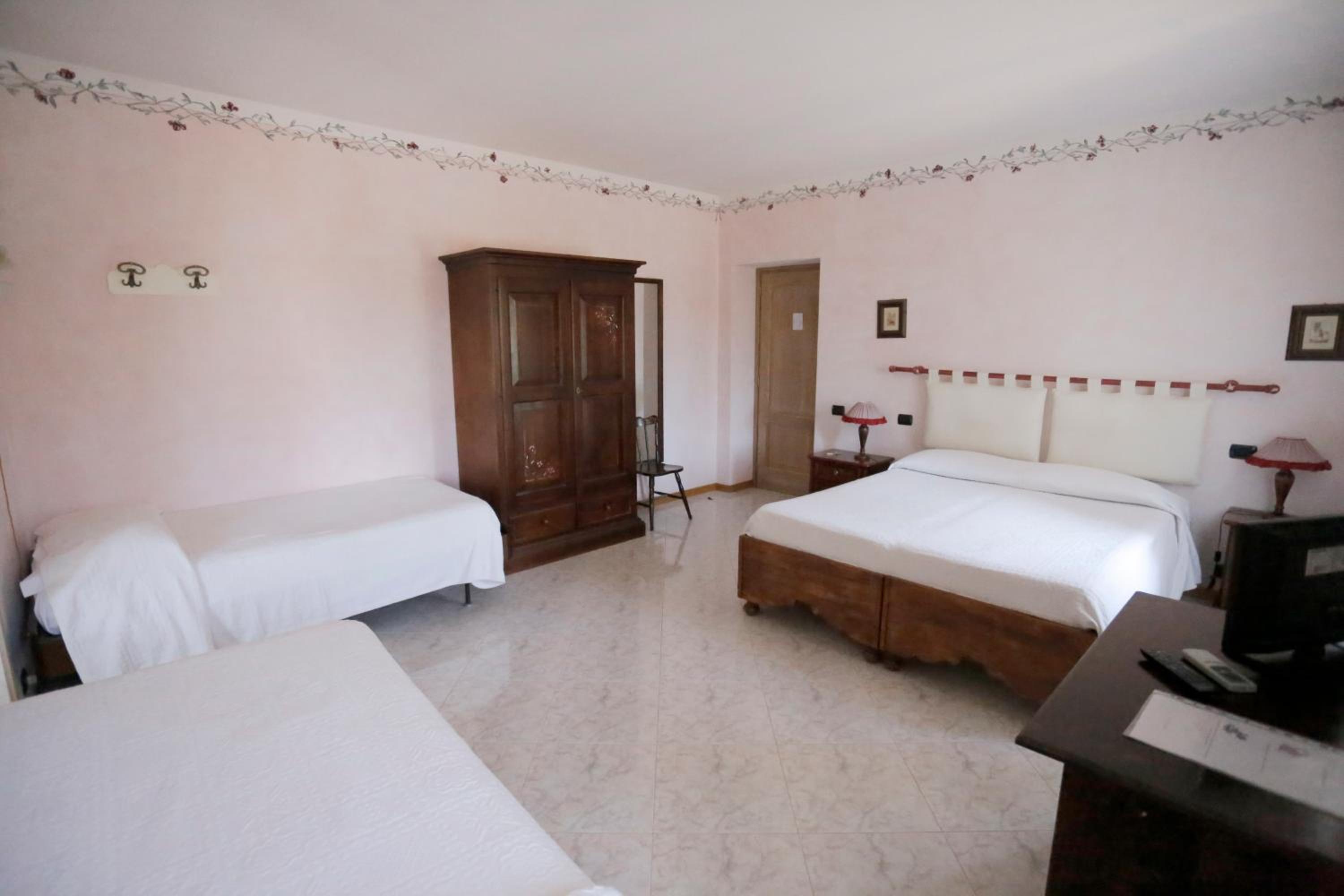 Quadruple Room photo 2