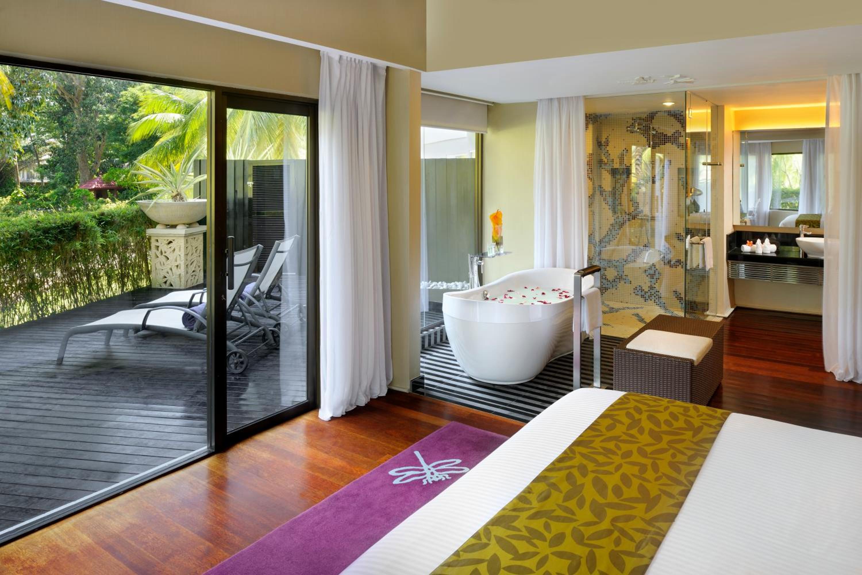 Thistle Suite - Photo 3