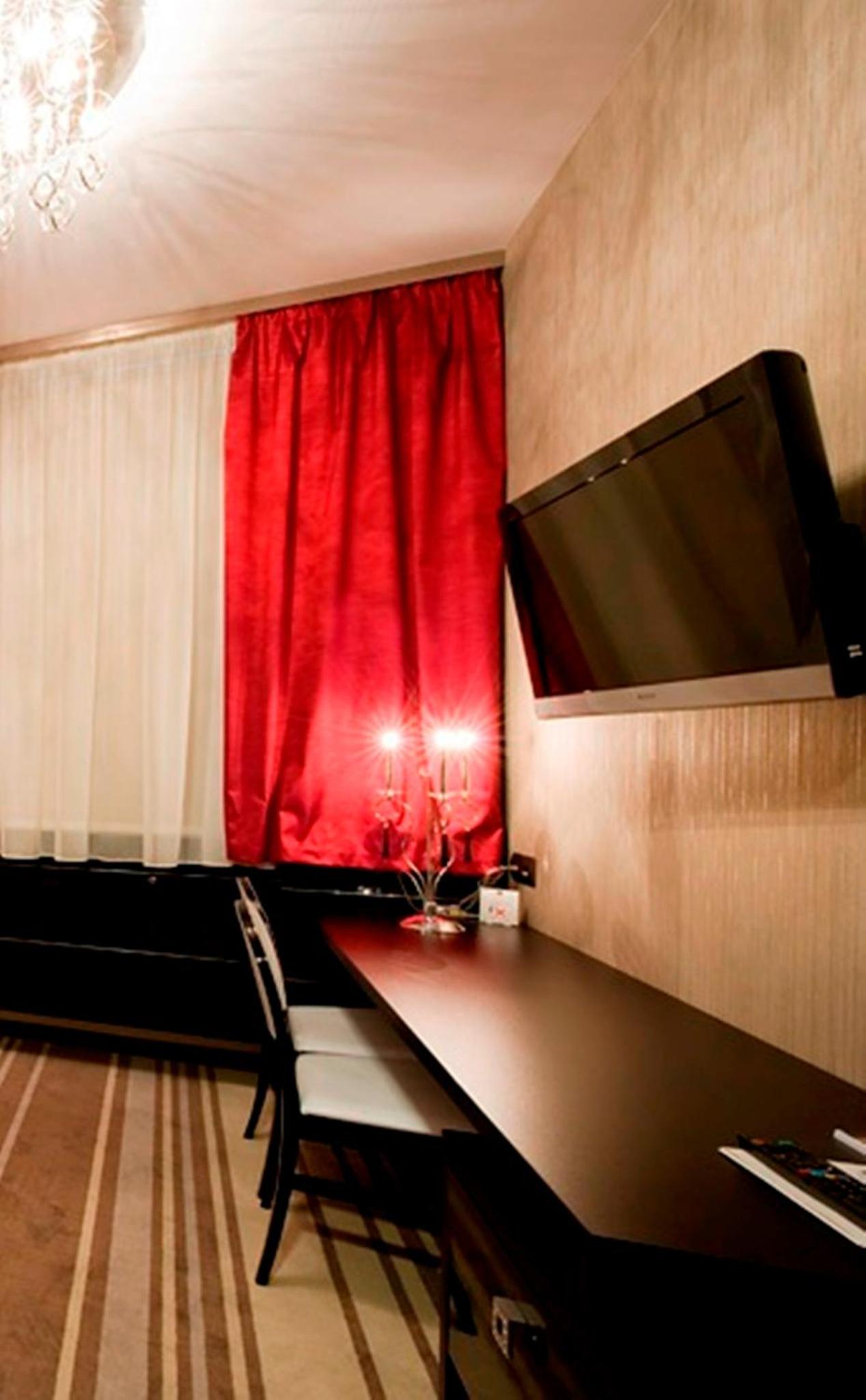 Twin Room - Photo 3