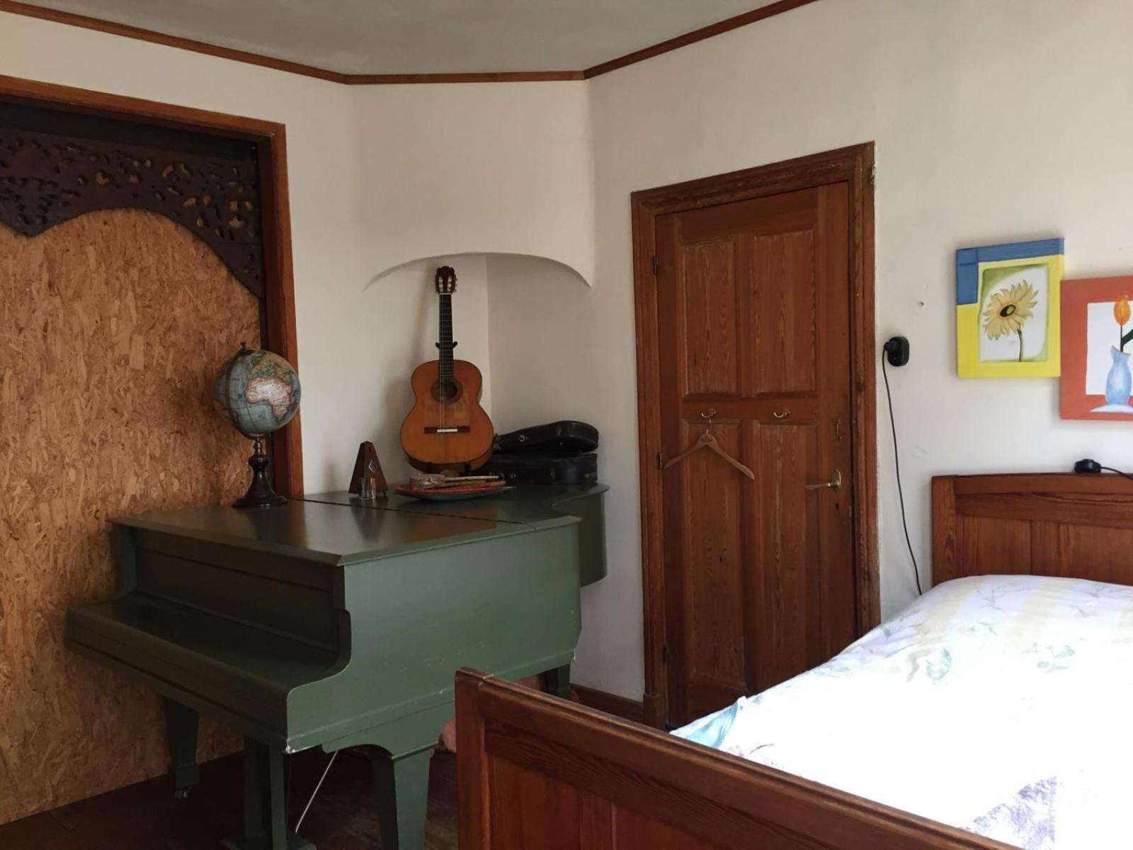 Basic Triple Room With Shared Bathroom photo 3